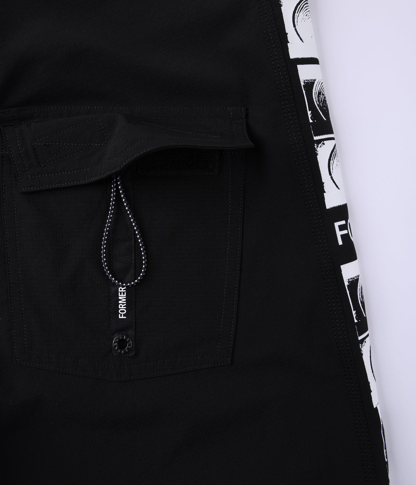 CRUXED 20" TRUNK // BLACK