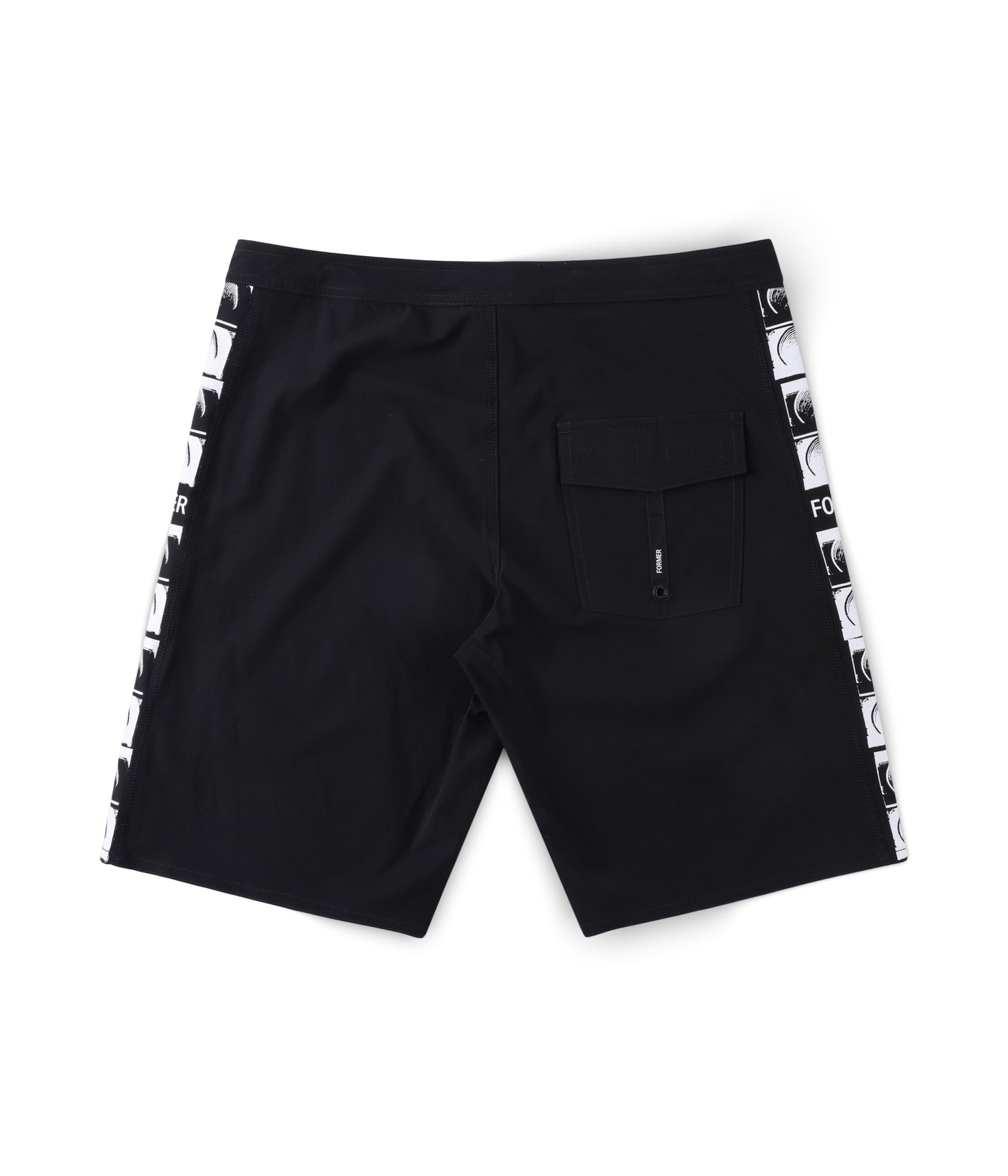 CRUXED 20" TRUNK // BLACK