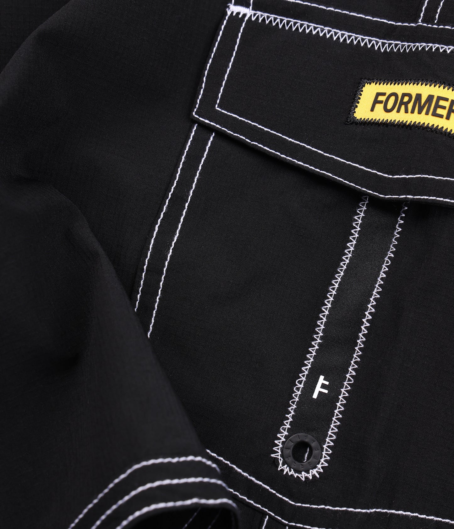 REYNOLDS 19" TRUNK // BLACK