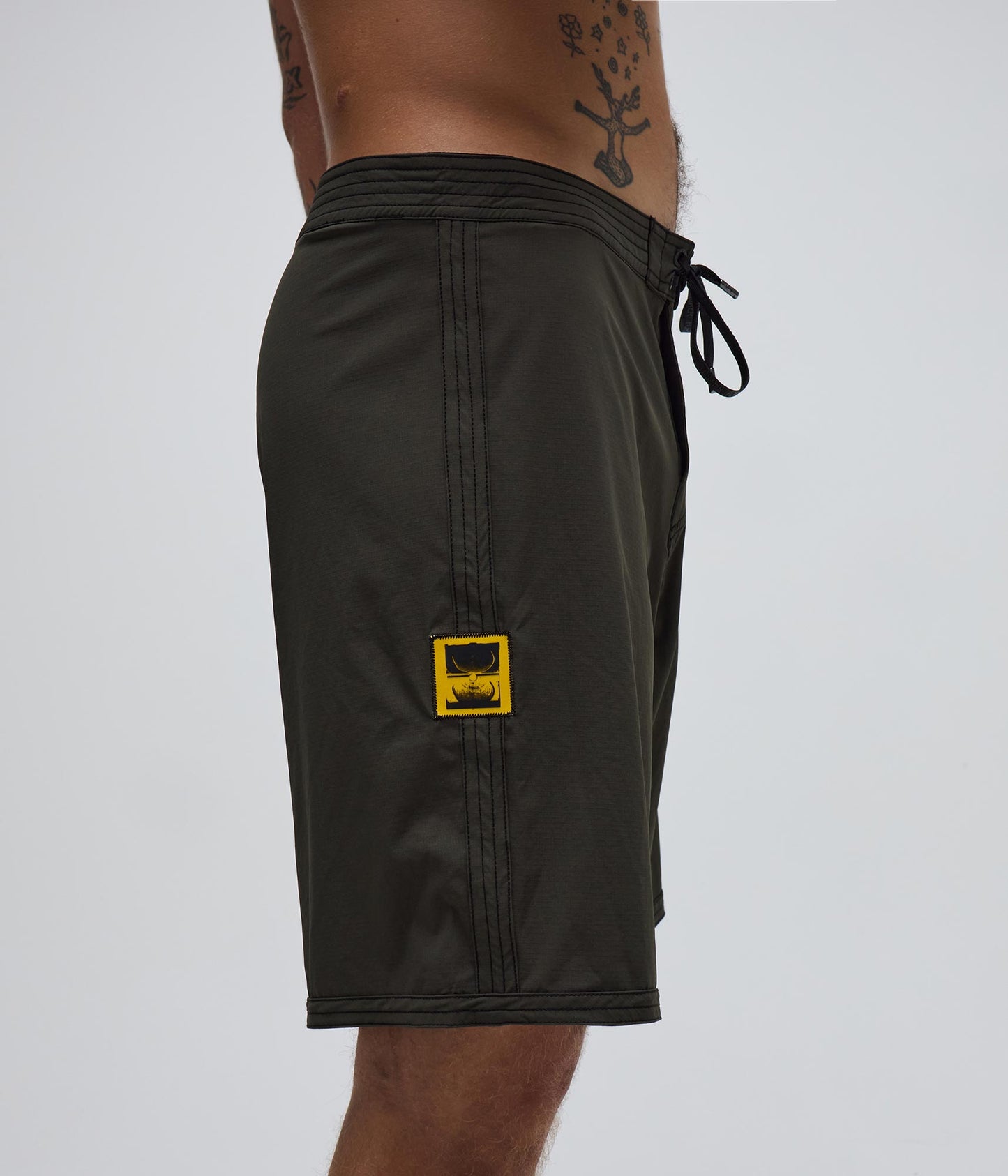 REYNOLDS 19" TRUNK // SURPLUS