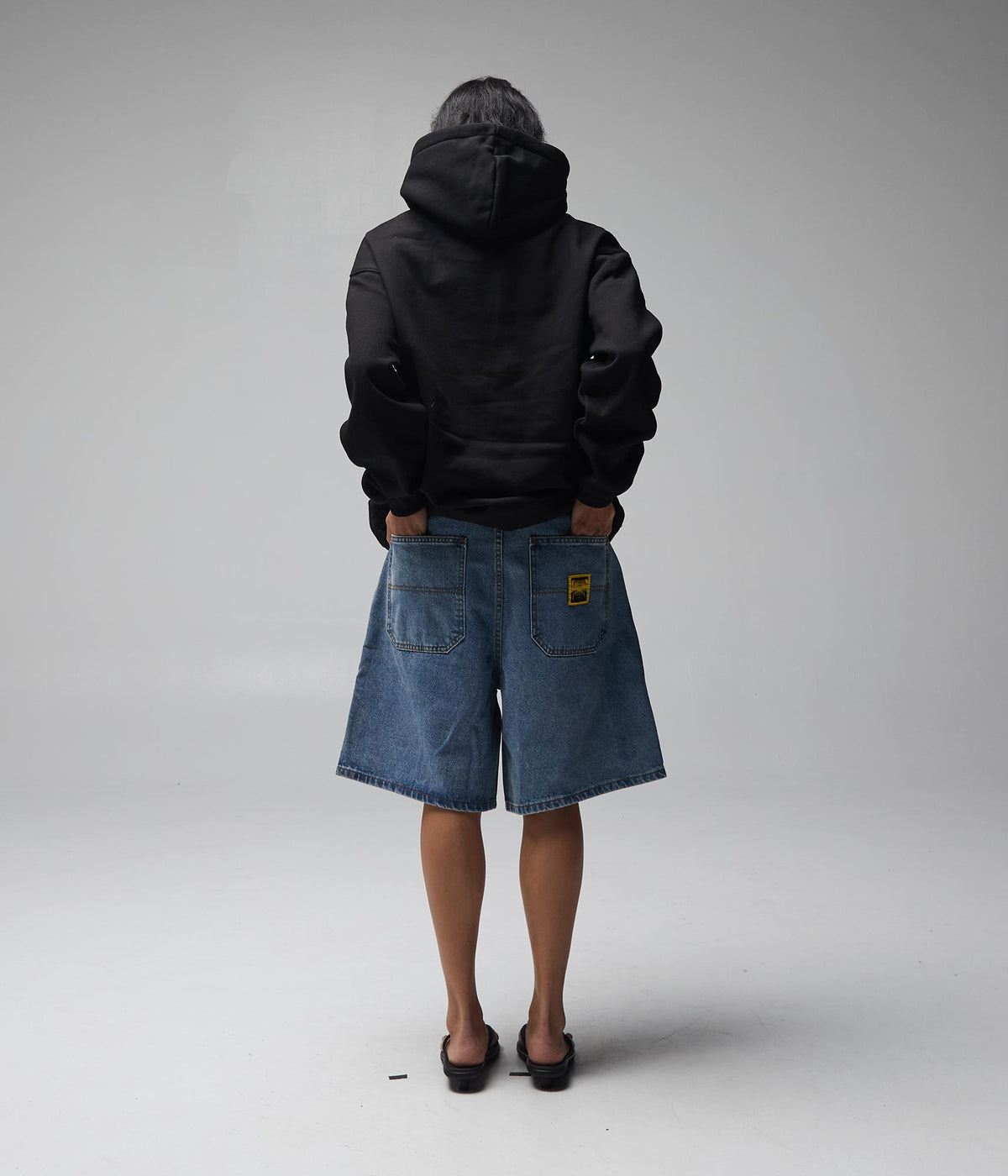 REYNOLDS 21" DENIM WALKSHORT // MID BLUE