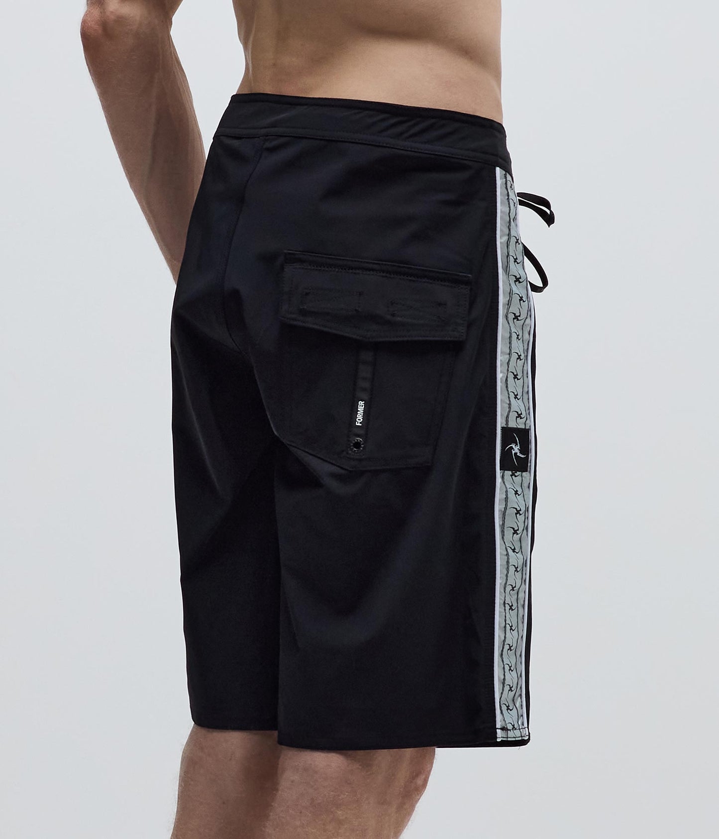 TEAM 20" DION TRUNK // BLACK