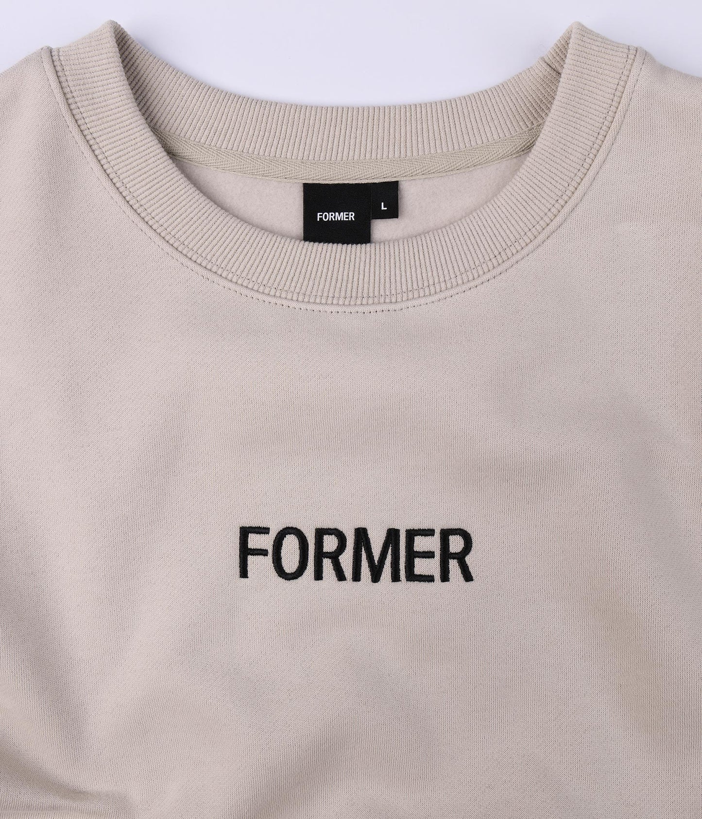 LEGACY EMBROID CREW // GREY