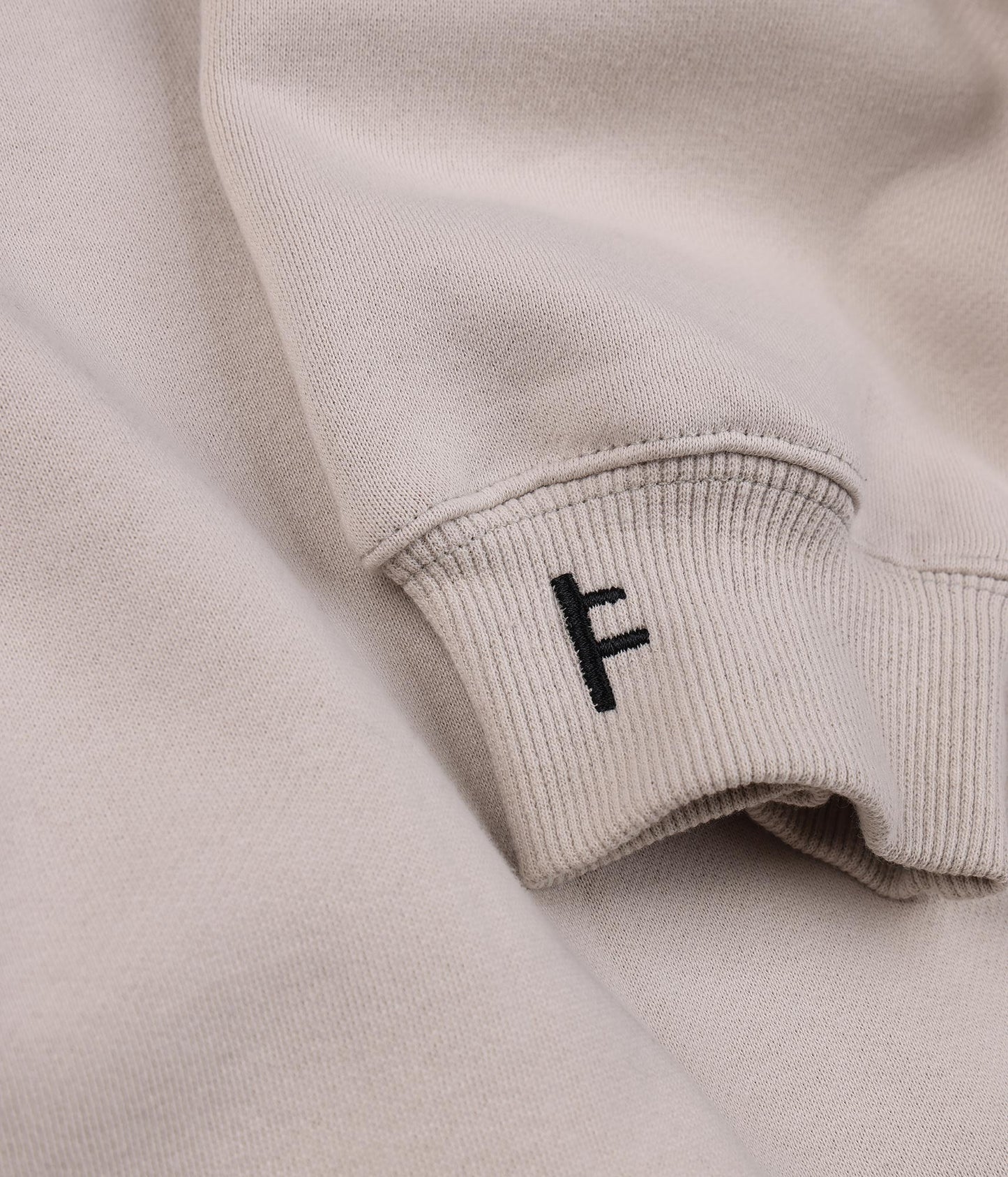 LEGACY EMBROID CREW // GREY