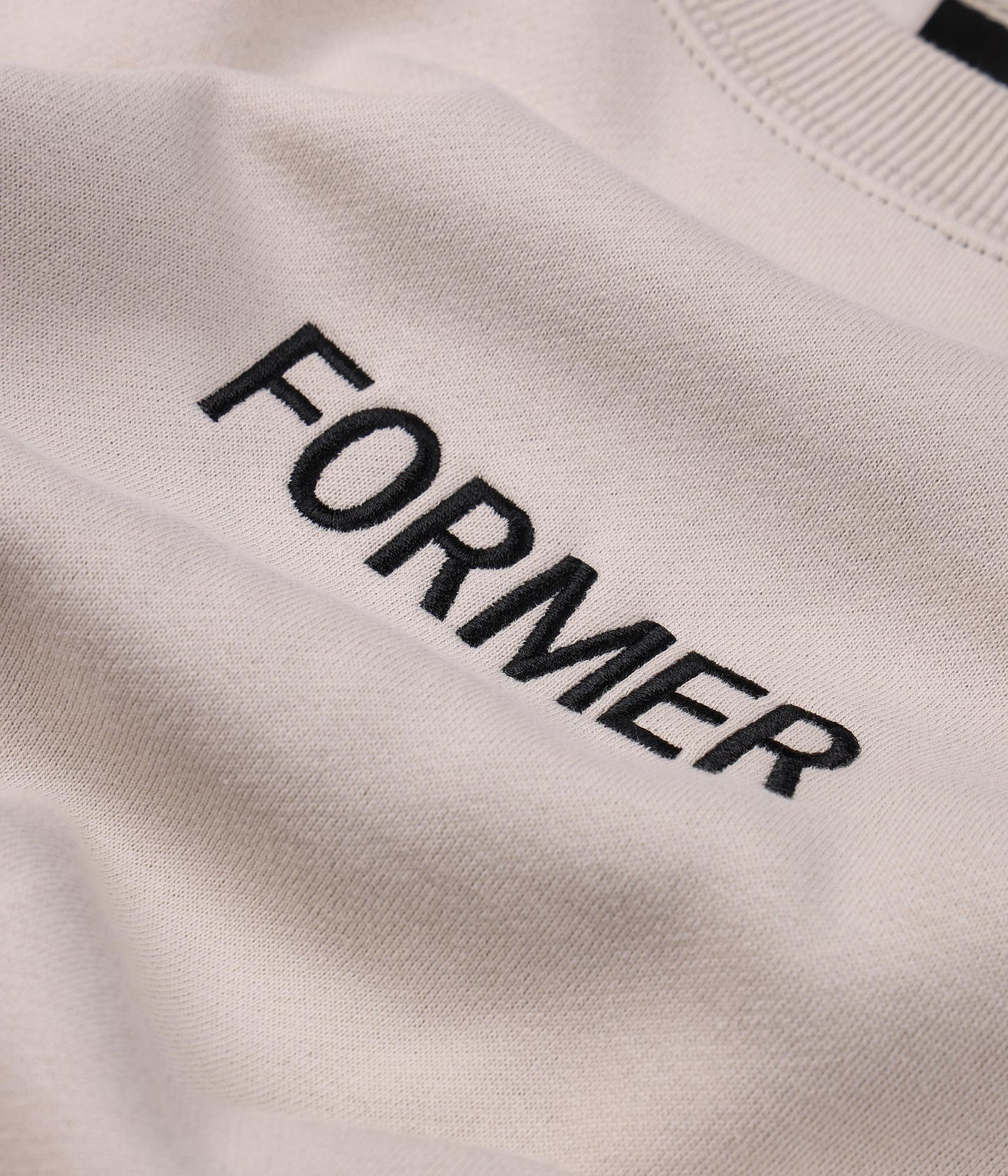 LEGACY EMBROID CREW // GREY