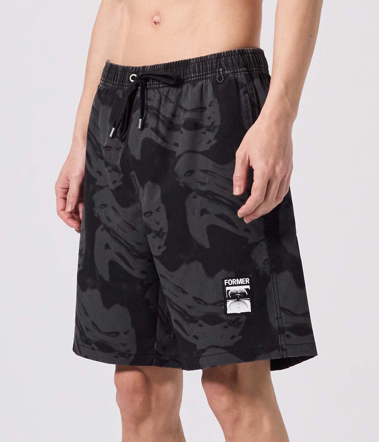 SWANS DISTORT 18' SWIM TRUNK // BLACK