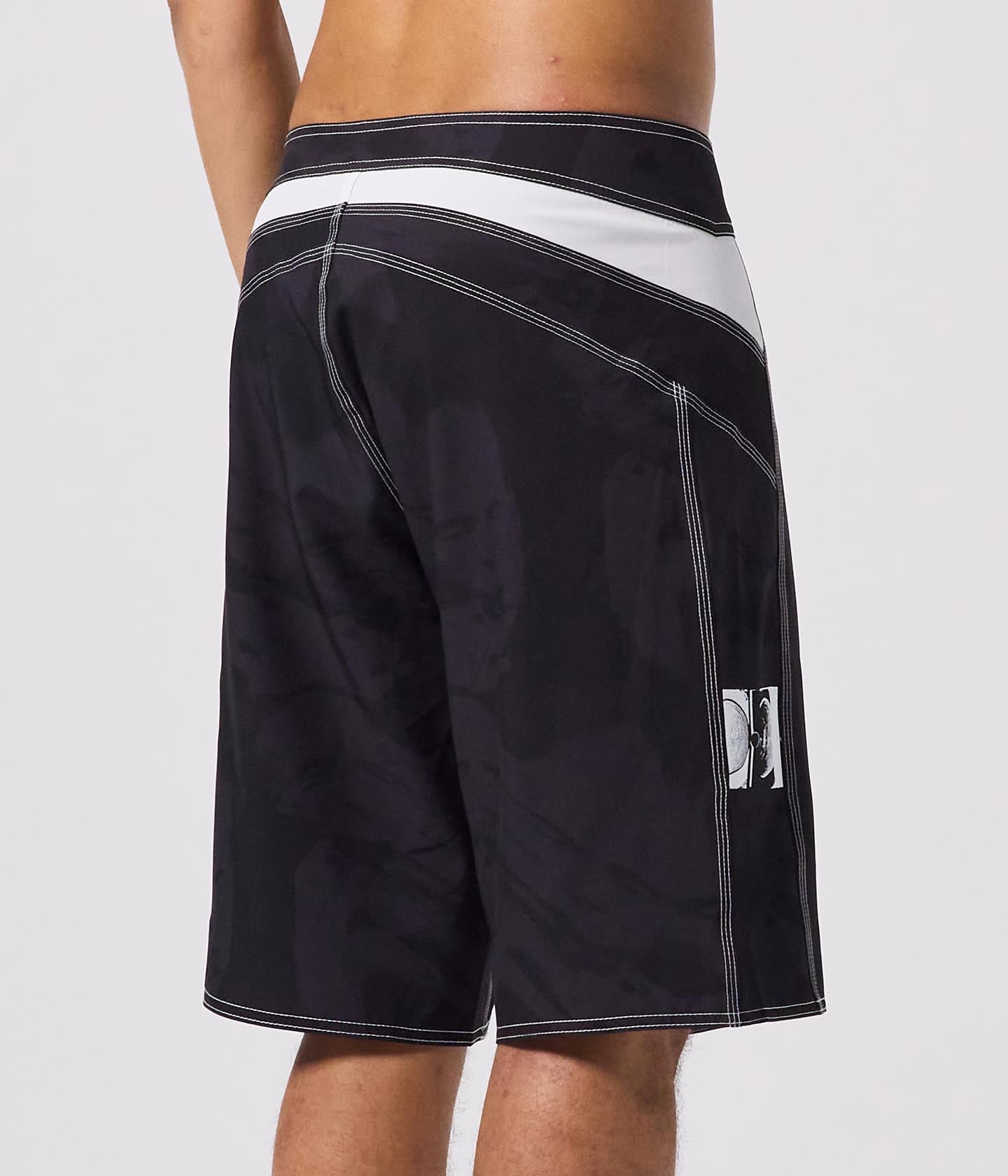 DISTORT TRACER 20.5' TRUNK // BLACK