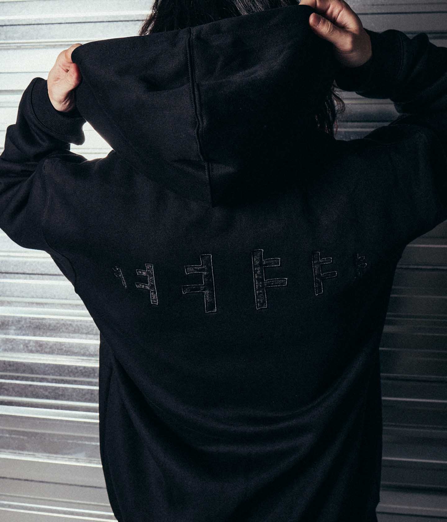 RECURRENT F LINED ZT HOOD // BLACK