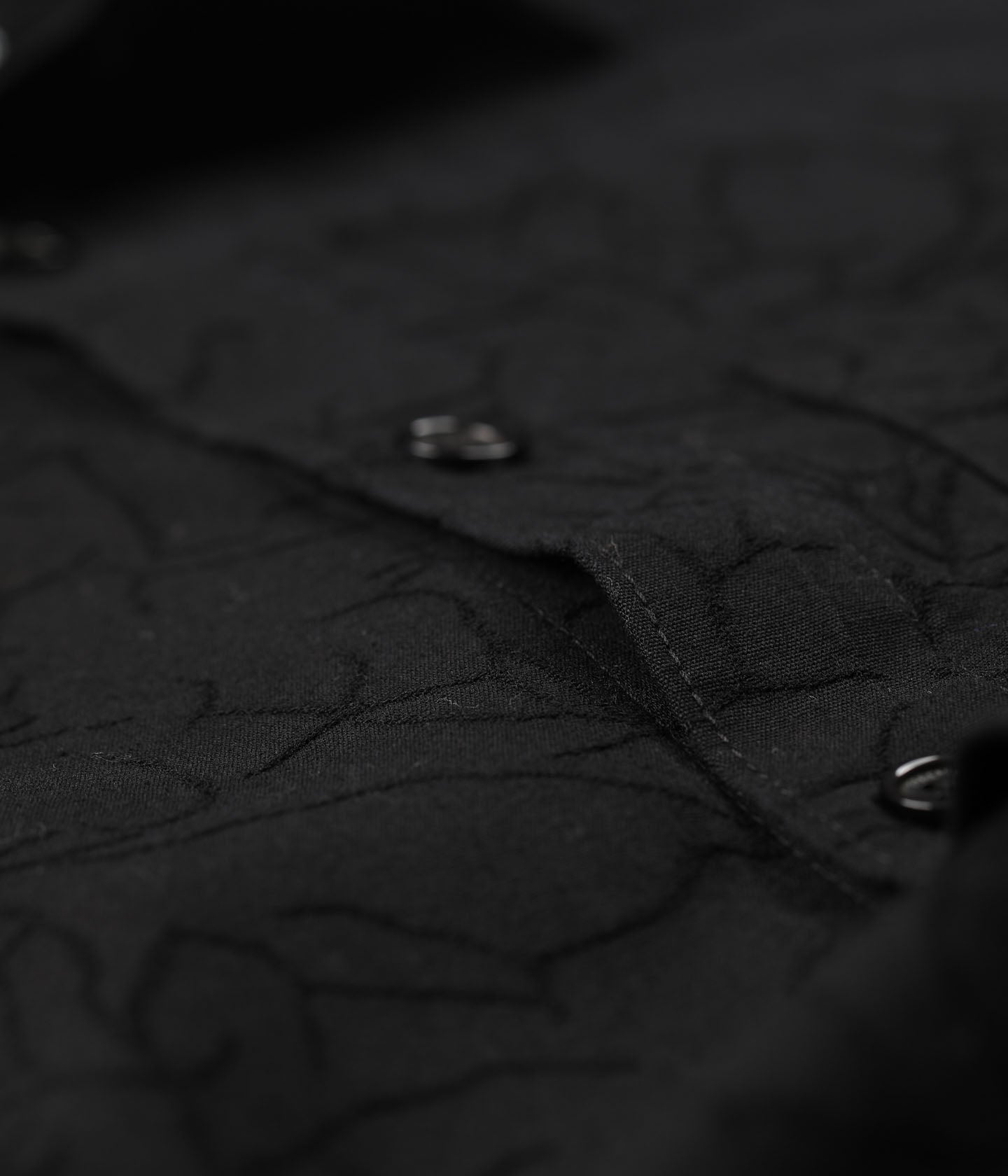 VIVIAN VINE SS SHIRT // BLACK