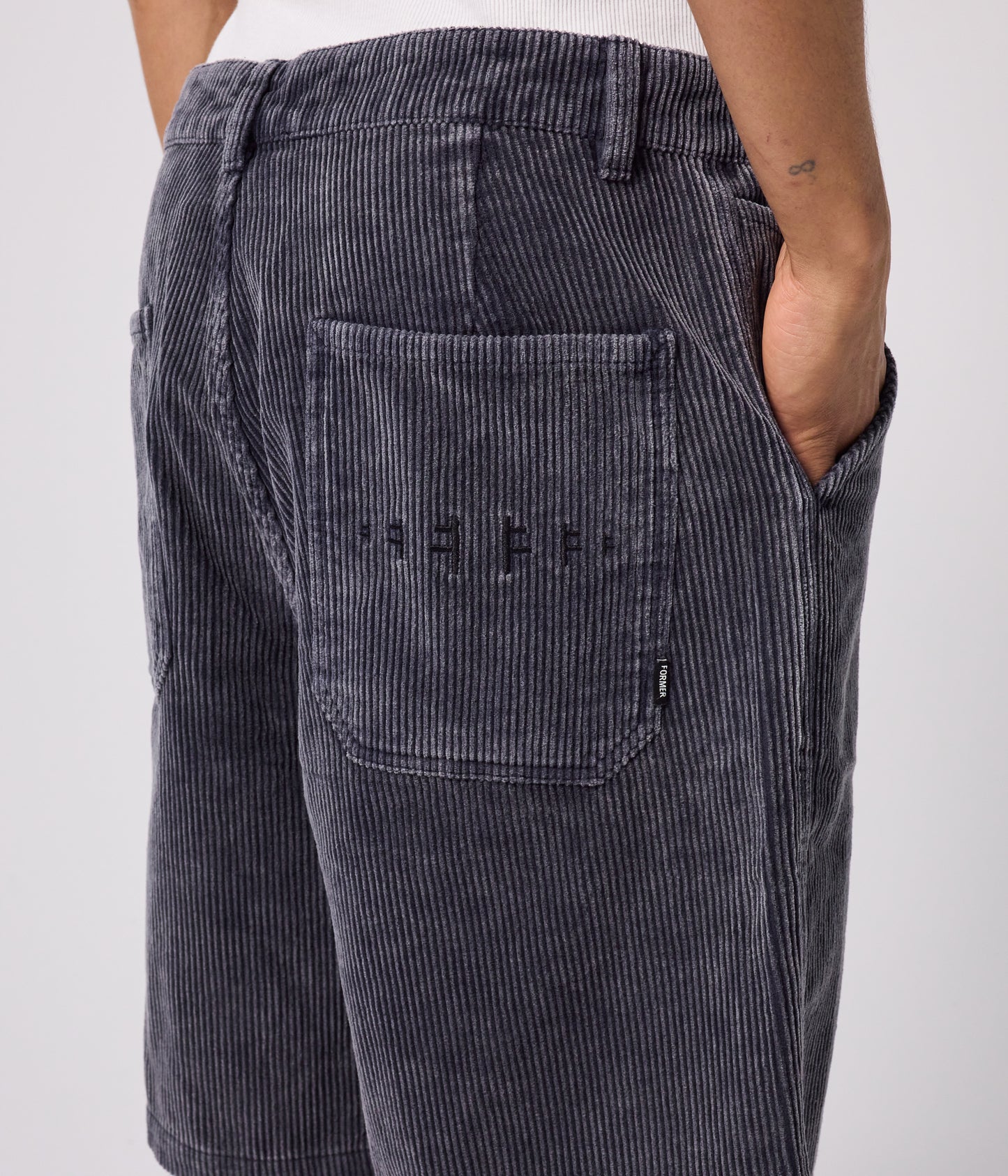 REYNOLDS ACID CORD 21' WALKSHORT // NAVY