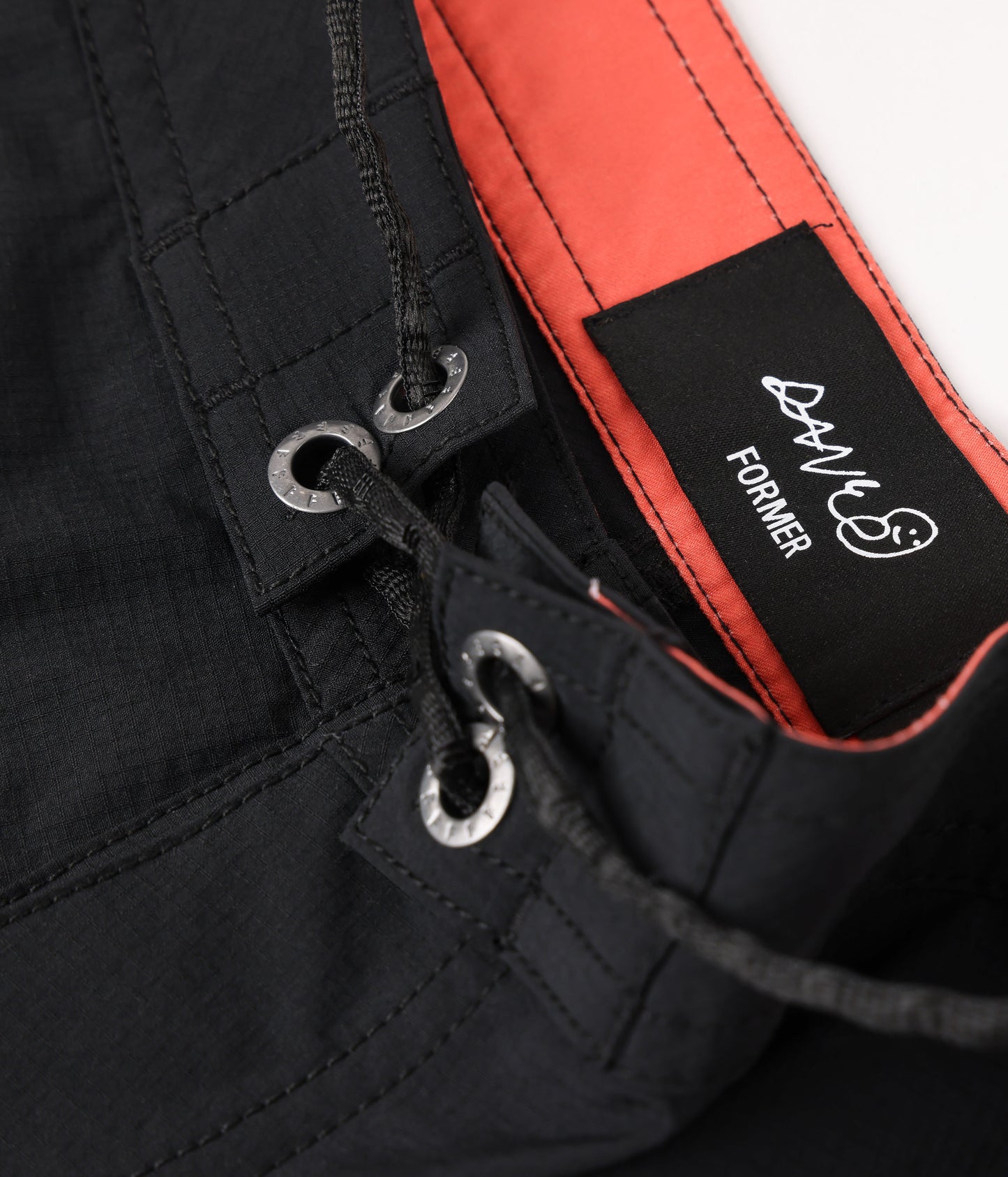 REYNOLDS 20" TRUNK // BLACK