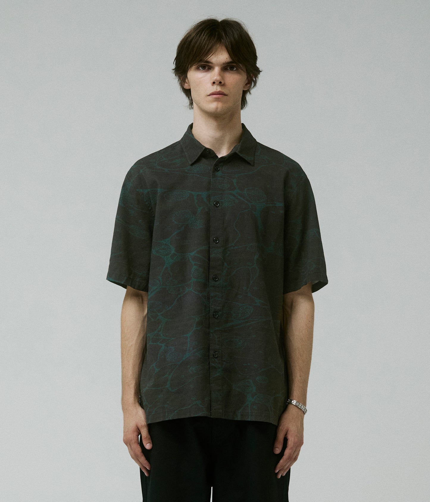 VIVIAN GLOBAL MIND SS SHIRT // BLACK