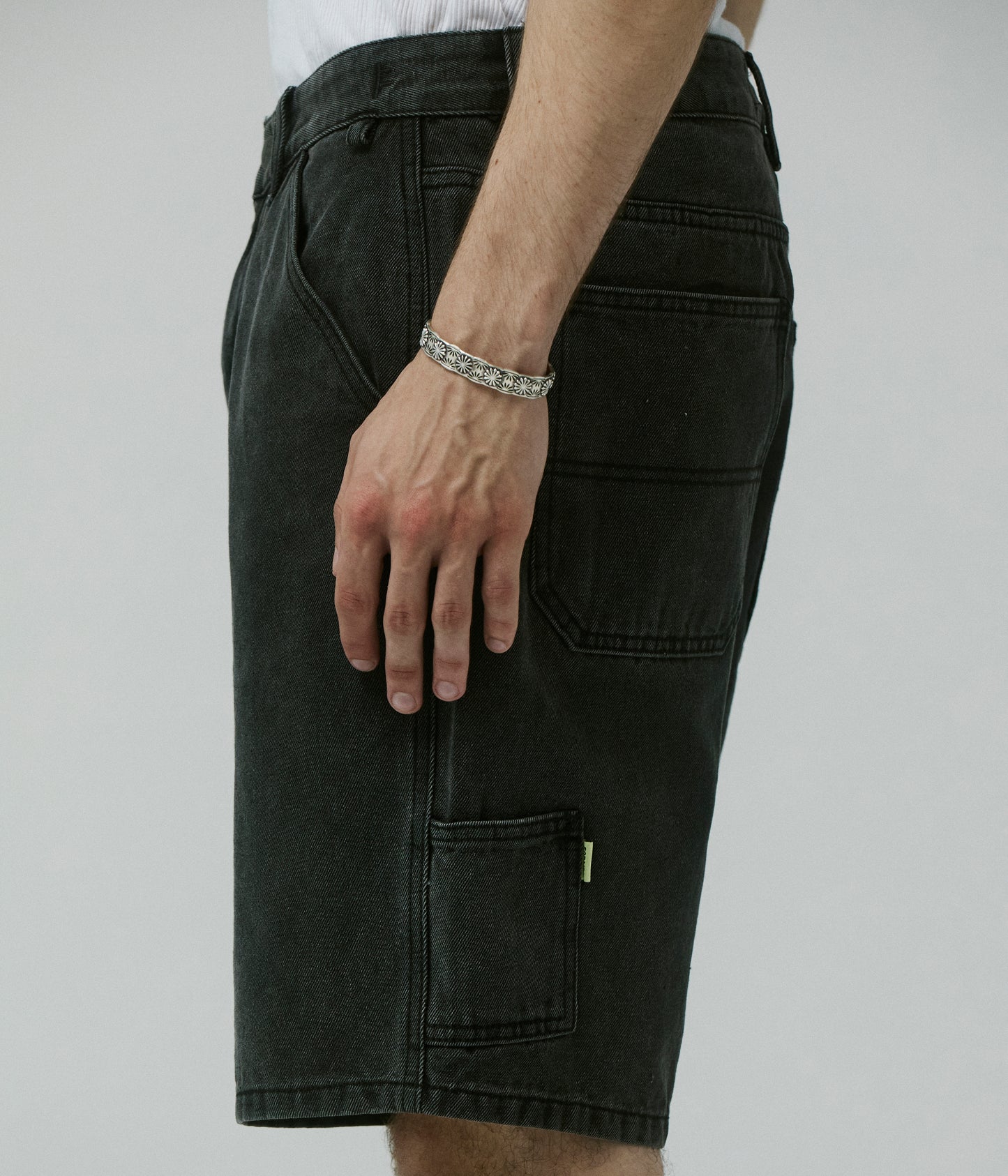 DISTEND VT DENIM CARPENTER SHORT // WASHD BLACK