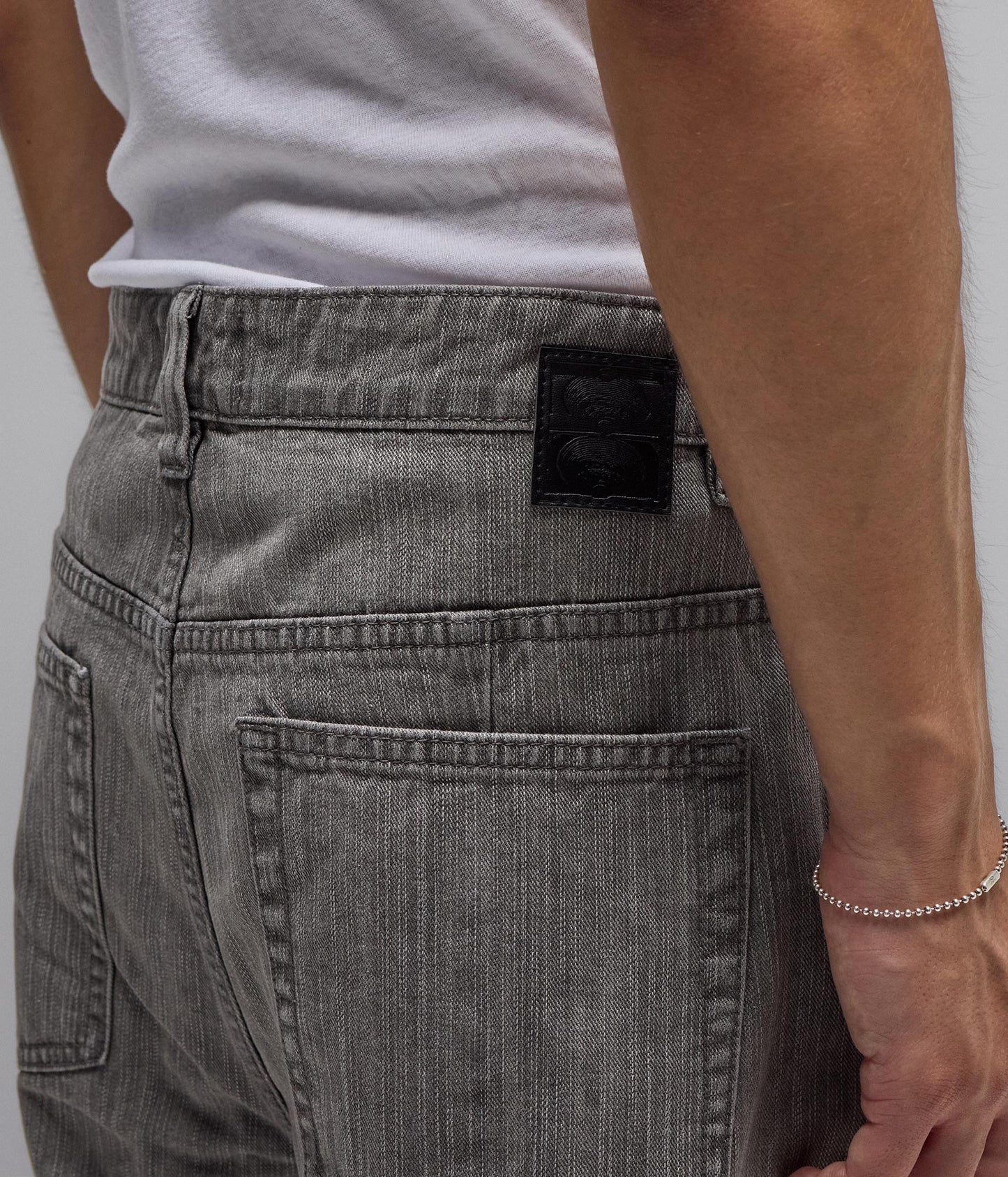 DISTEND SEAM JEAN // WASHED GREY