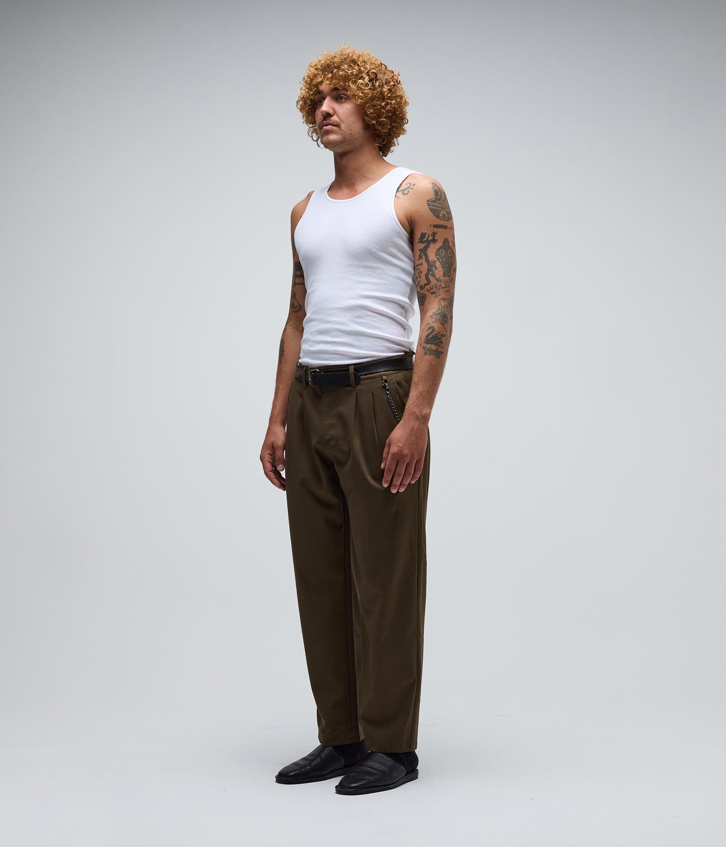 FORMER Harmony II Pant in OLIVE