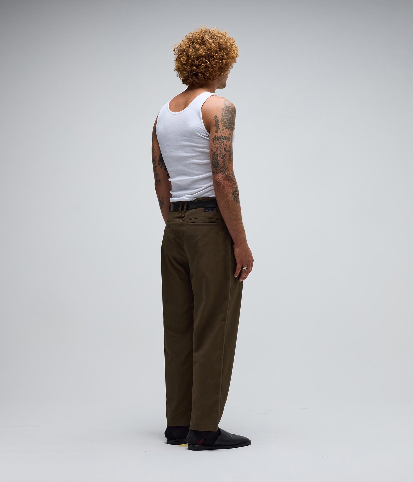 FORMER Harmony II Pant in OLIVE