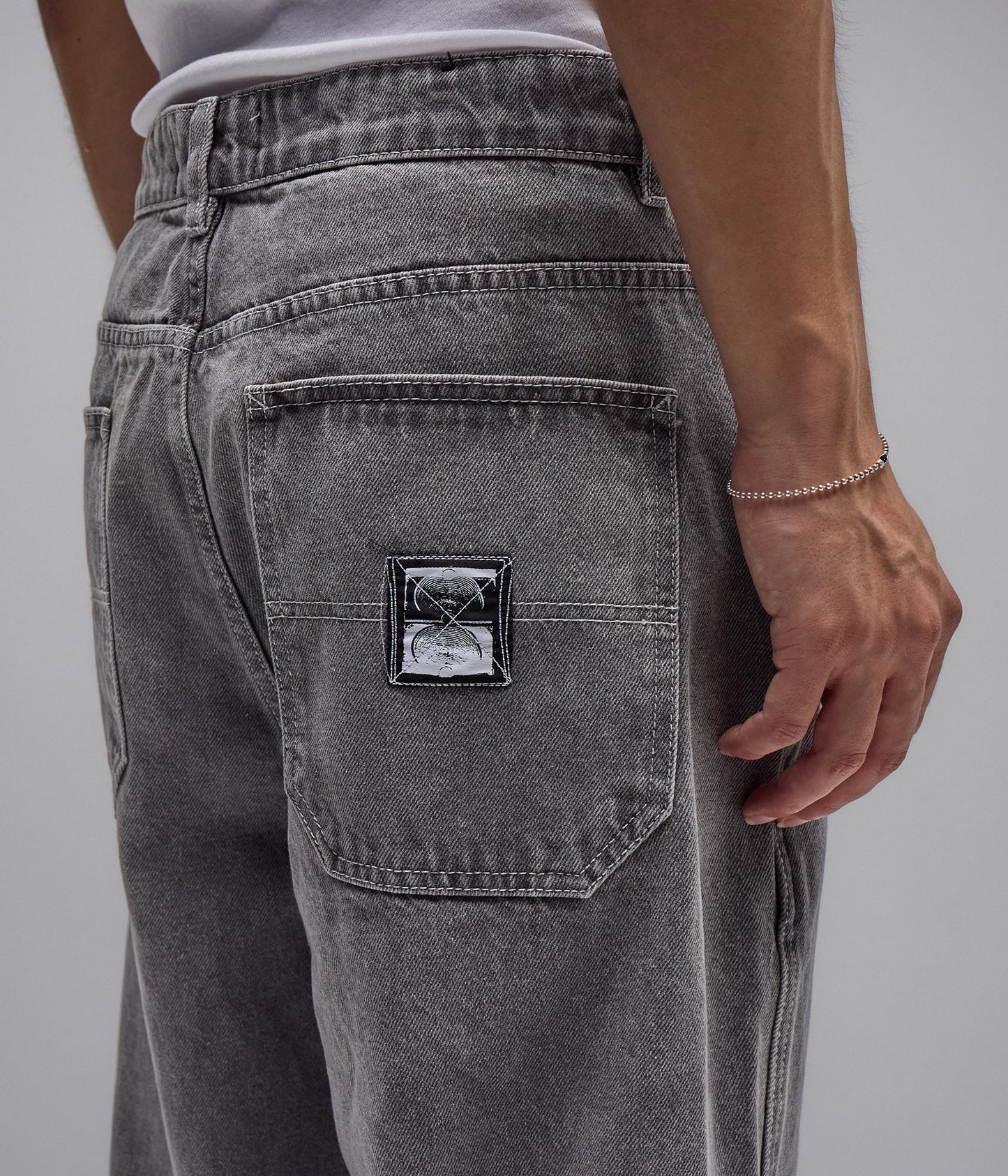 DISTEND DENIM PANT // SACRIFICE WASHED GREY