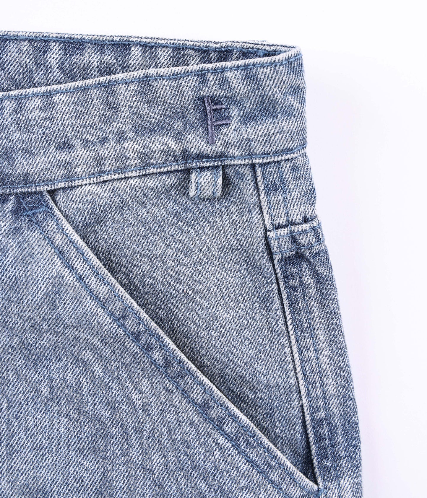 DISTEND DENIM WALKSHORT // WASHED INDIGO
