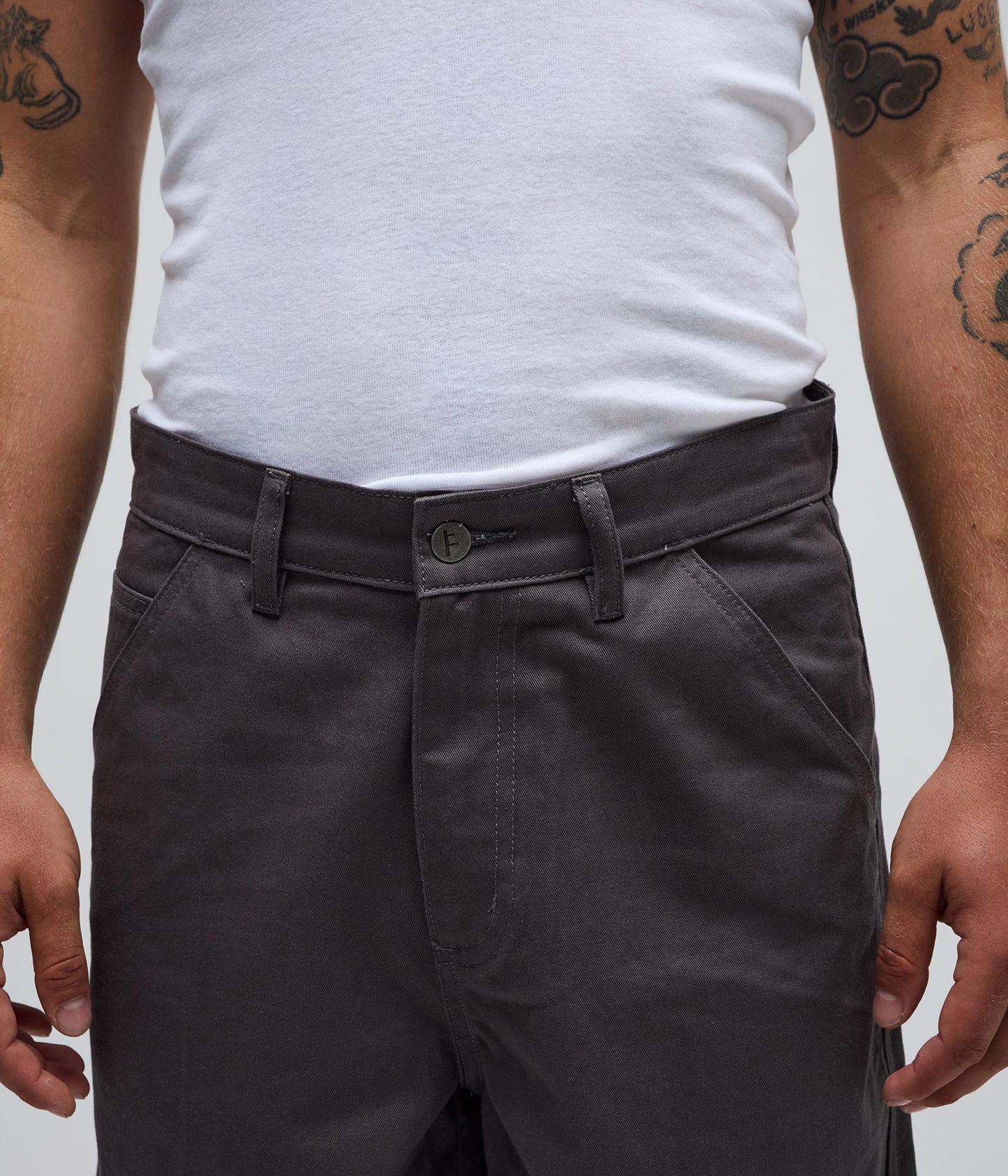 REYNLODS 21" WALKSHORT // GUNMETAL