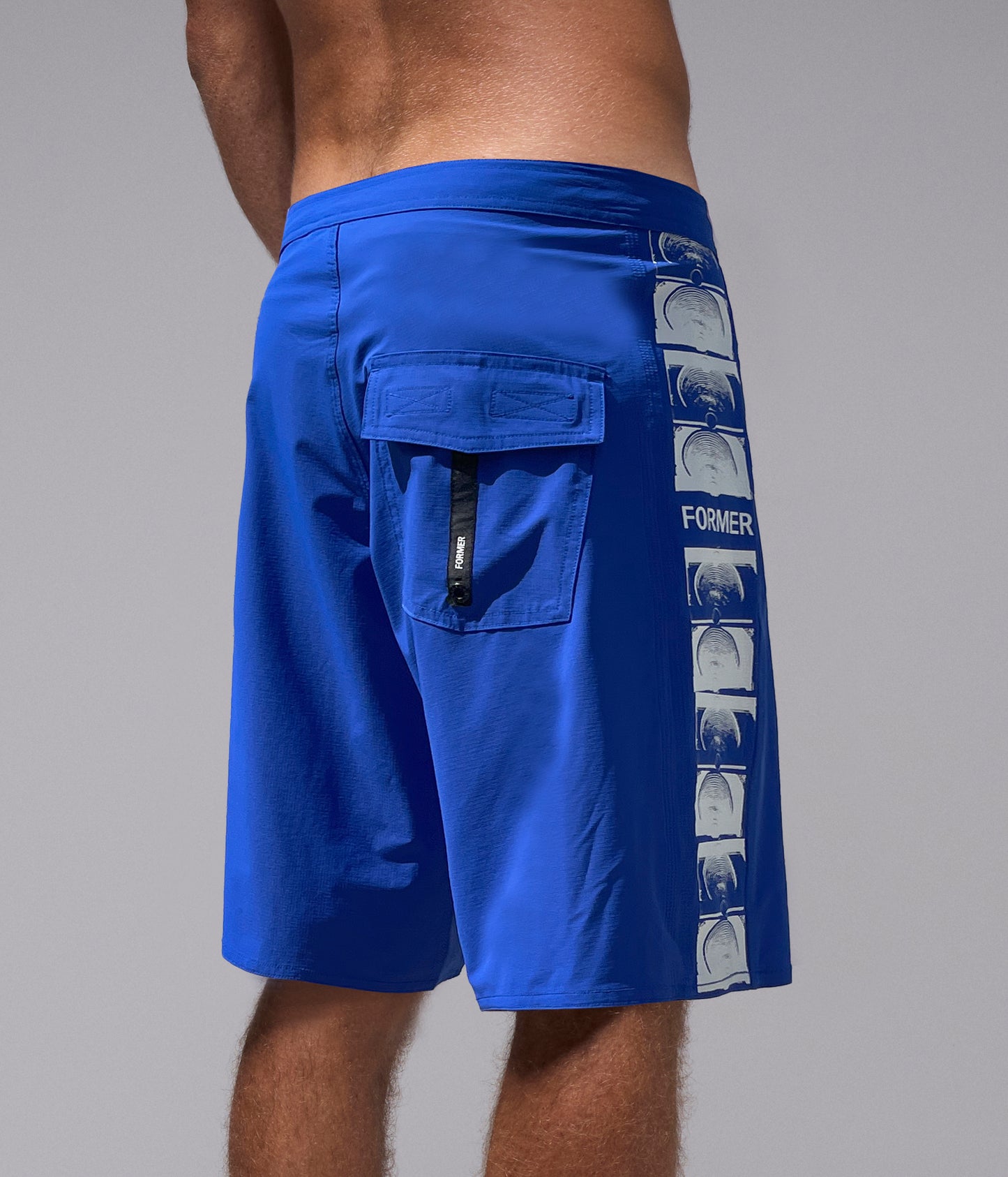 CRUXED 20" TRUNK // BLUE