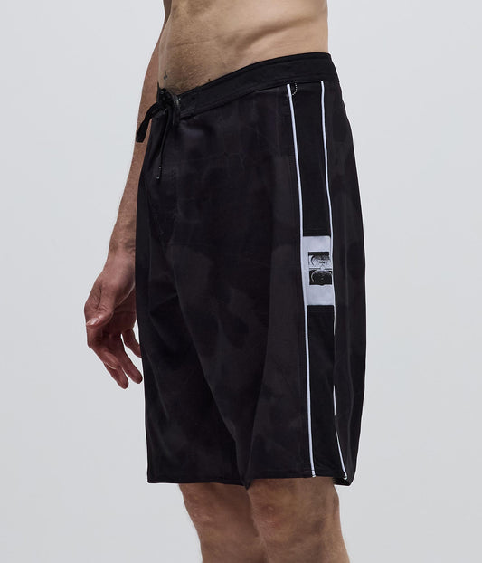 VITAL 20" TRUNK // BLACK