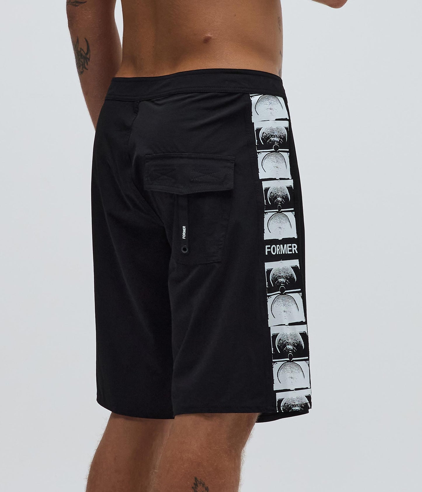 TEAM CRUX 20" TRUNK // BLACK