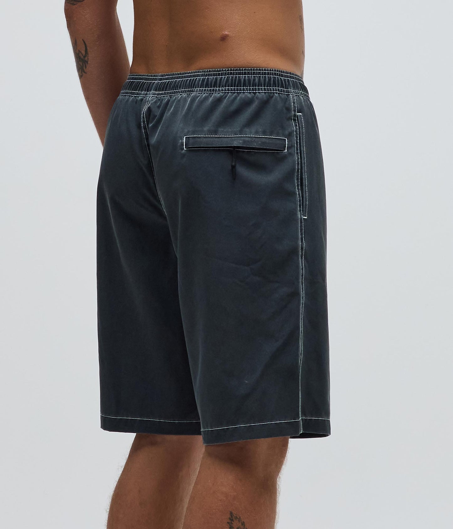 SWANS CARGO 21" SWIM TRUNK // WASHED BLACK