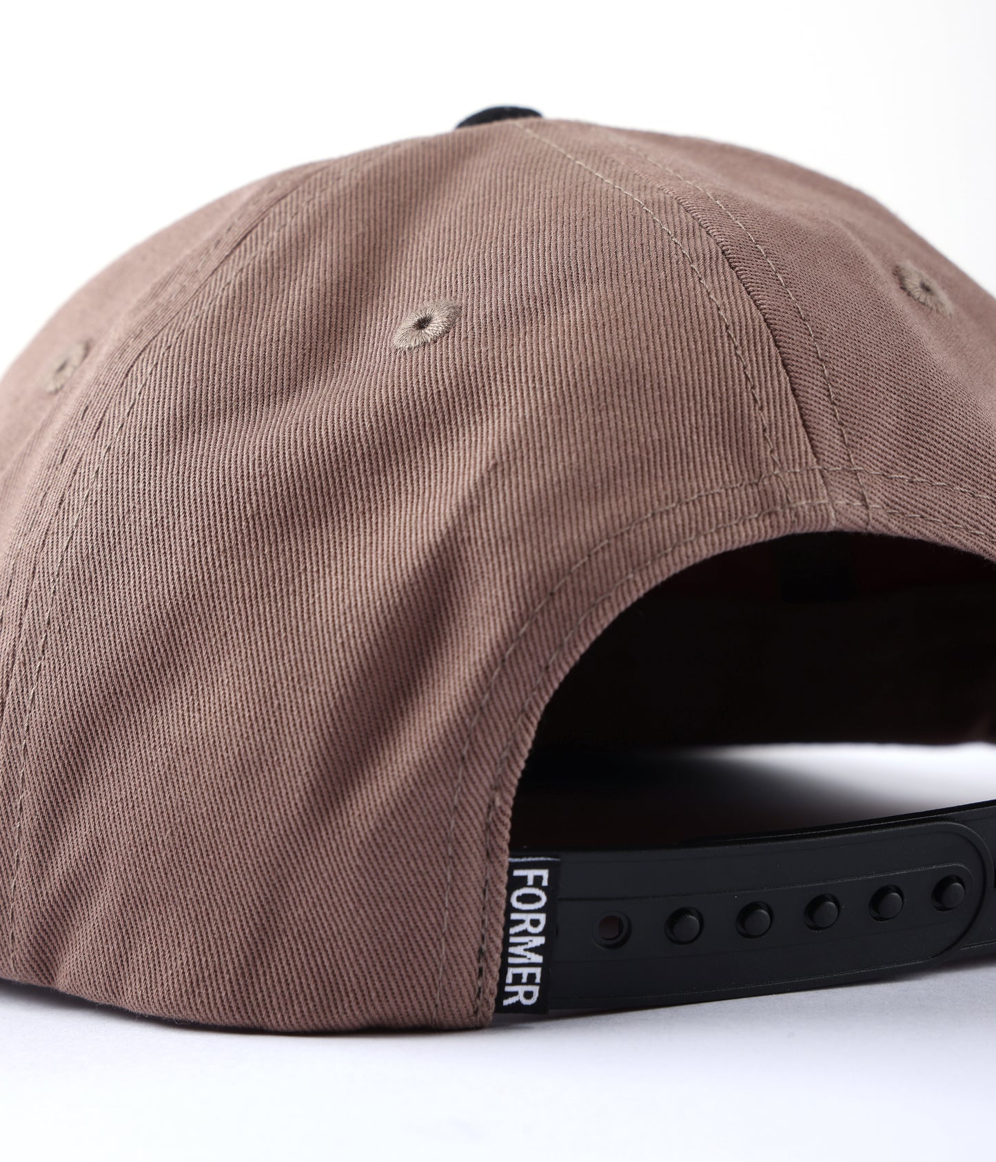 SLANT F CAP // BROWN