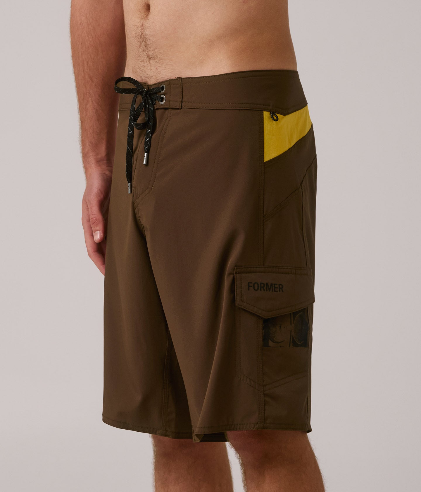 TRACER 20.5" TRUNK // TAUPE