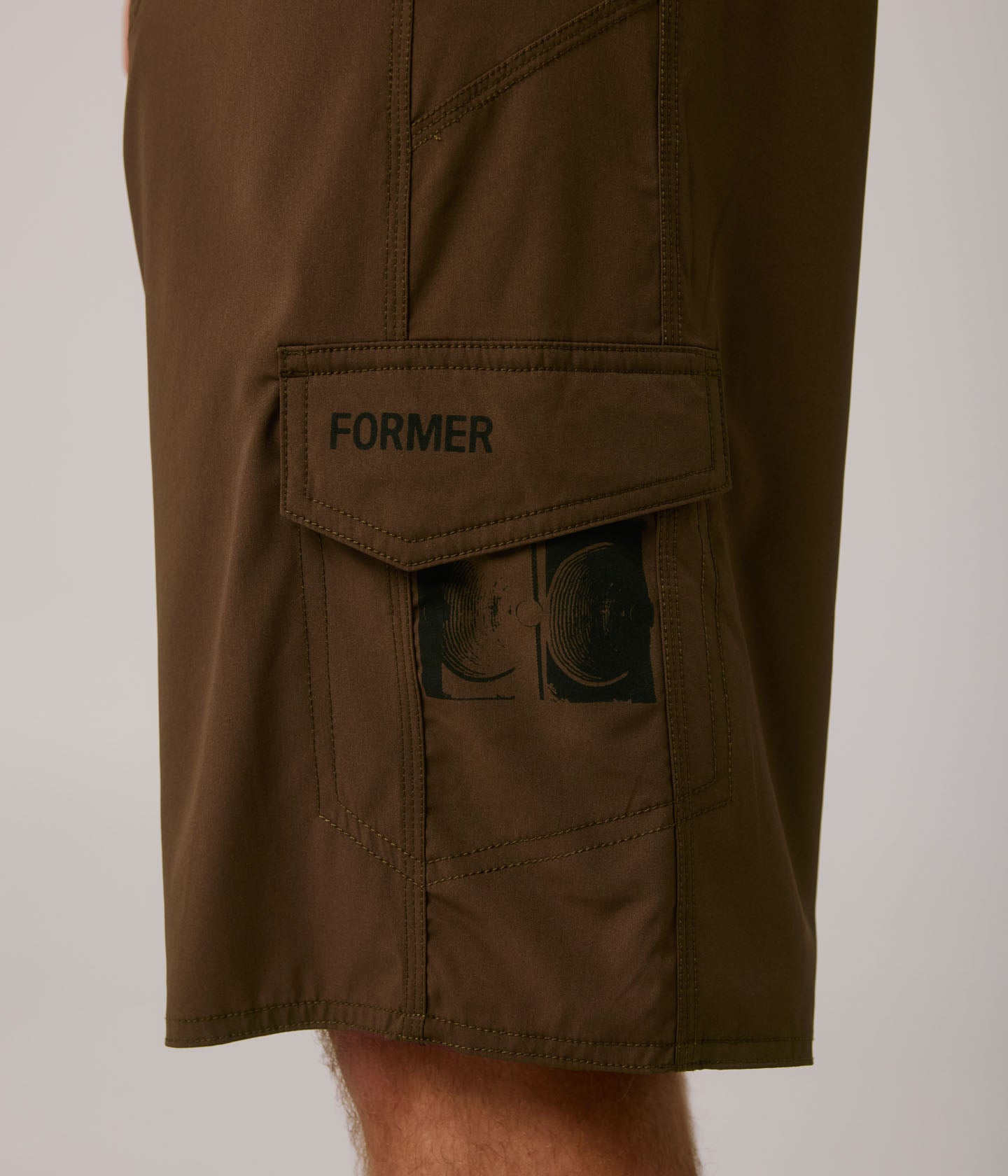 TRACER 20.5" TRUNK // TAUPE