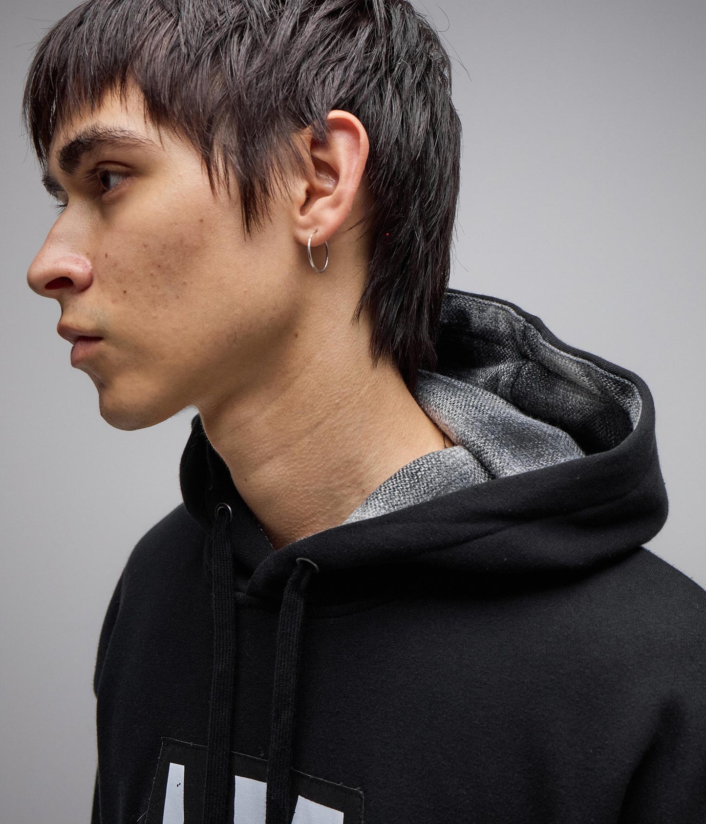 ENIGMA PATCH HOOD // BLACK