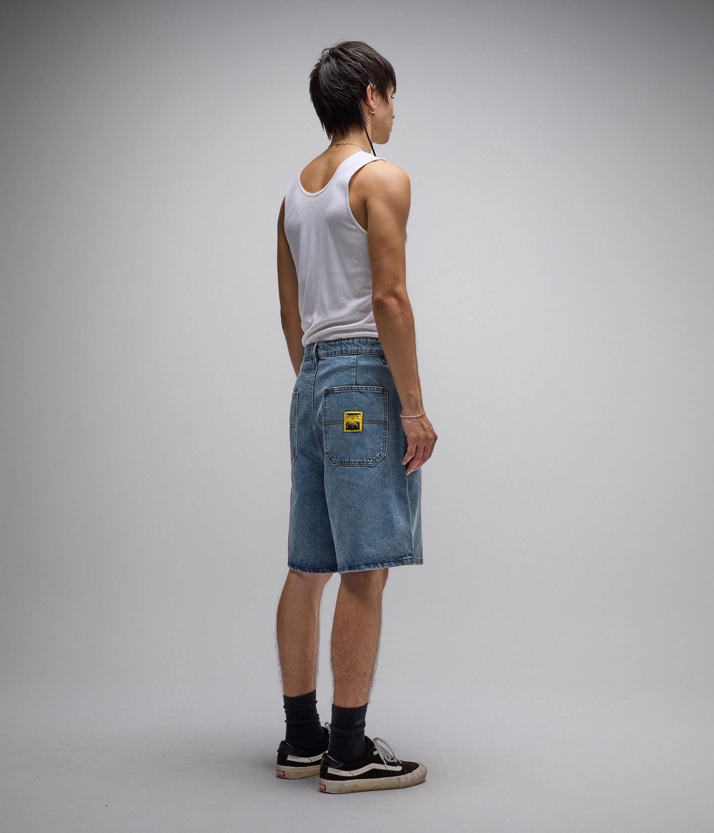 REYNOLDS 21" DENIM WALKSHORT // MID BLUE