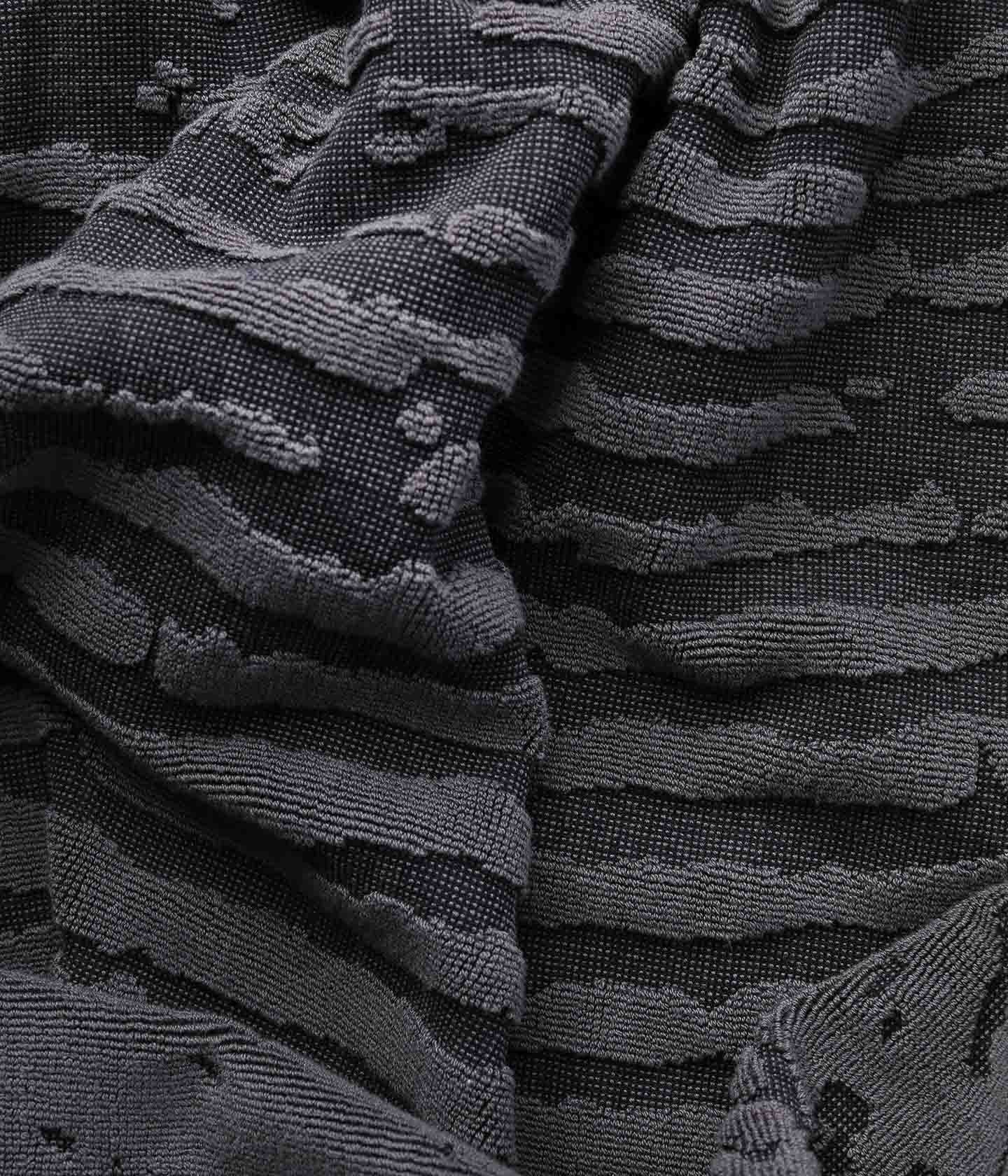 CRUX BEACH TOWEL // BLACK CHARCOAL