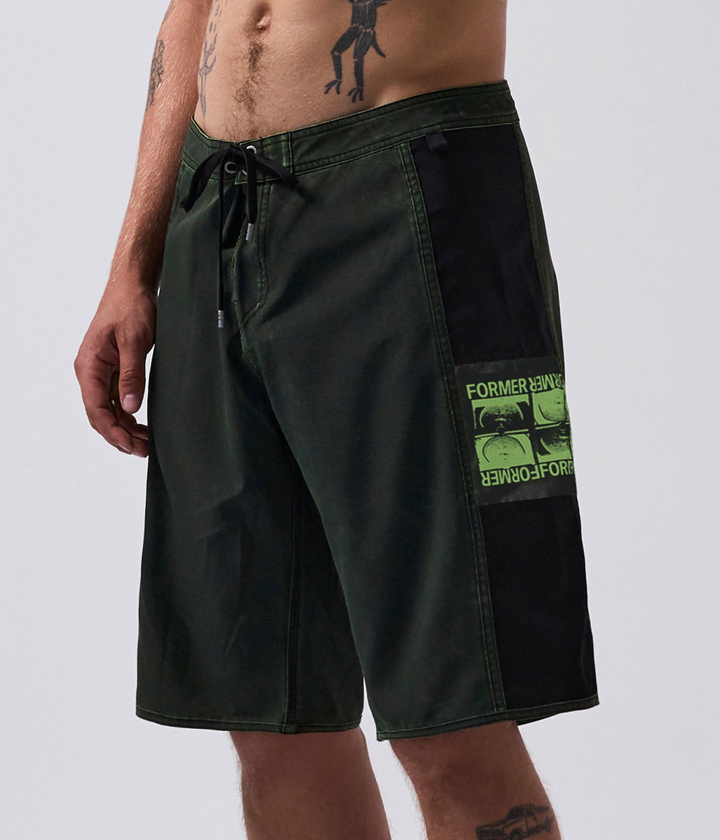 MANNERS 20' TRUNK  // BLACK/LIME