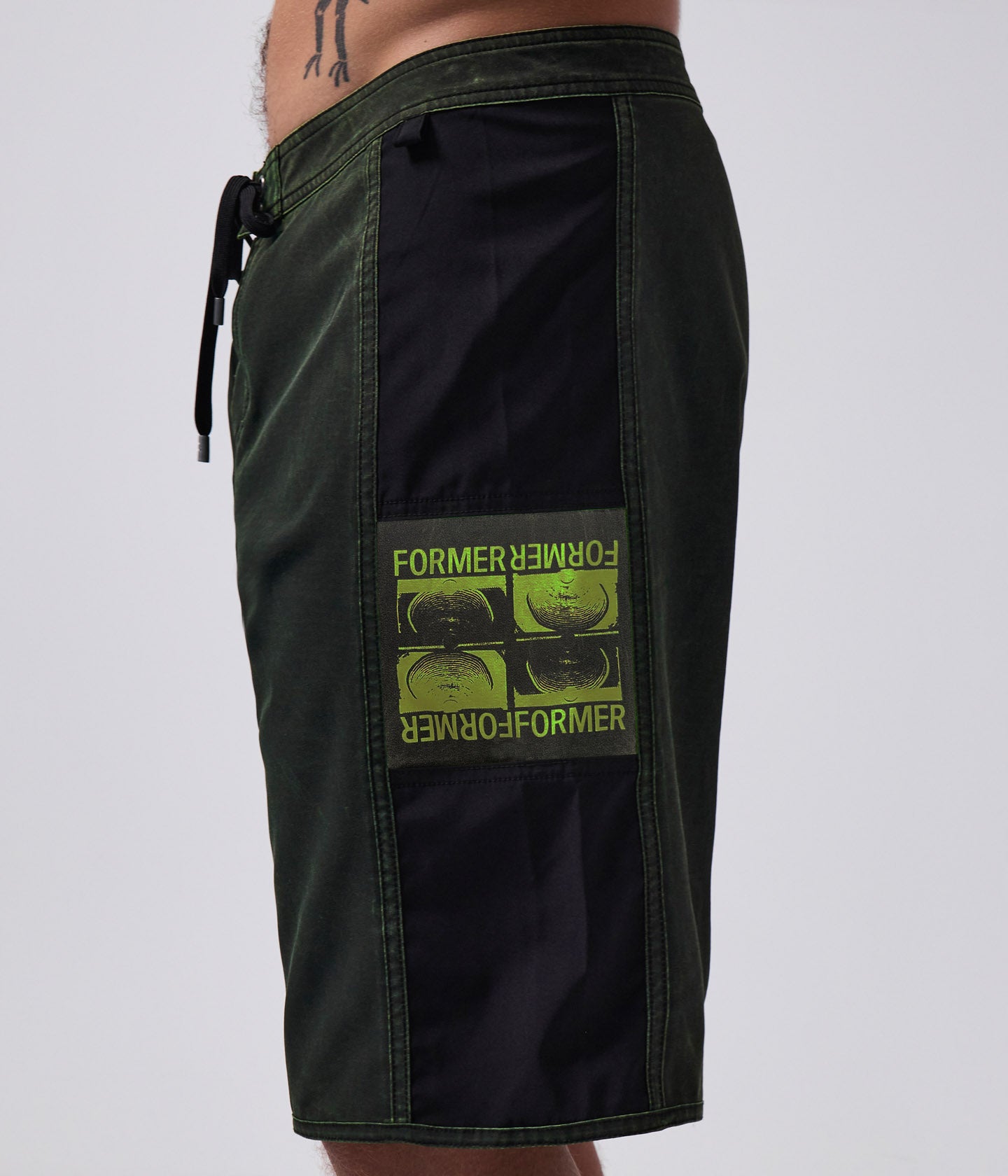 MANNERS 20' TRUNK  // BLACK/LIME