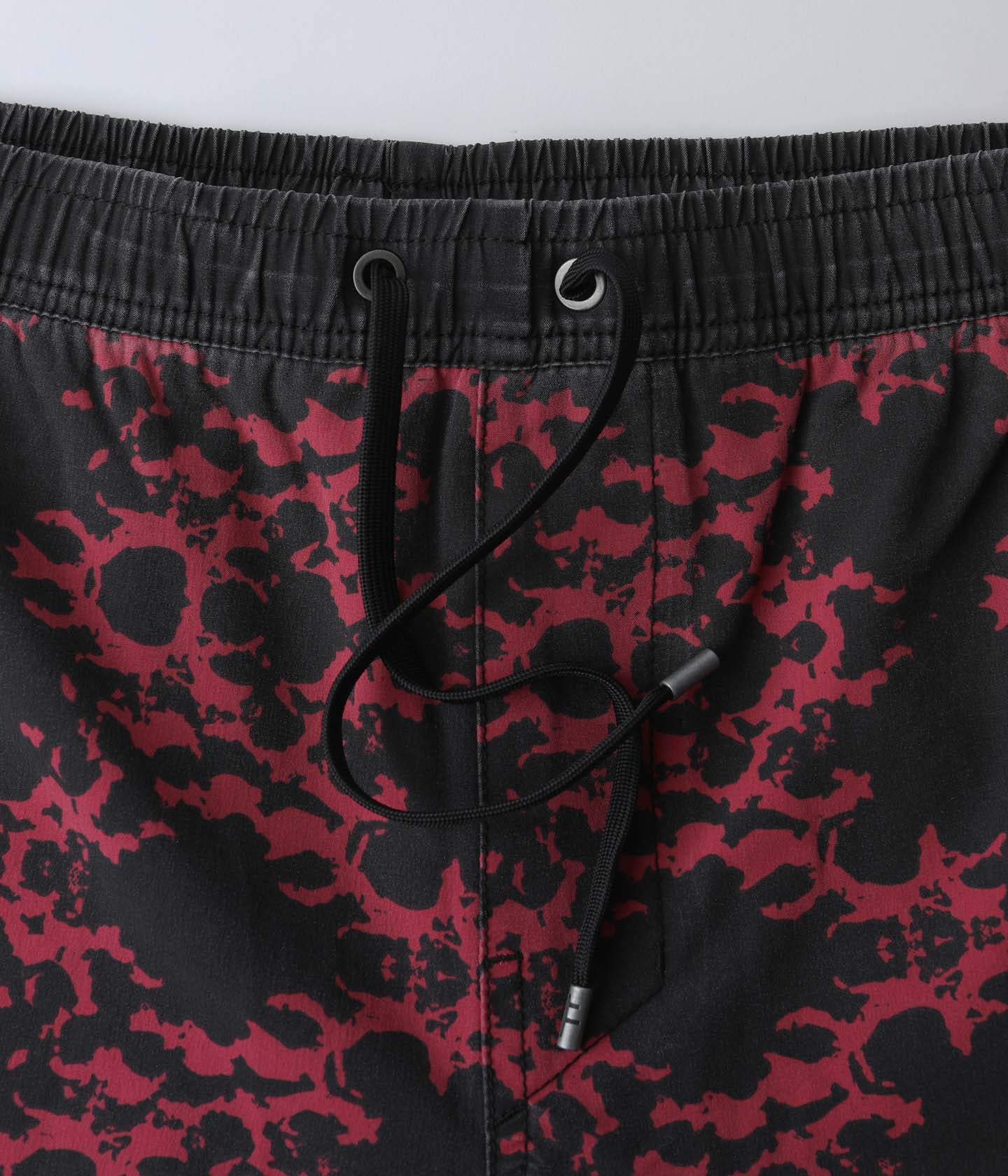 SWANS ORNATE 18' SWIM TRUNK // BLACK