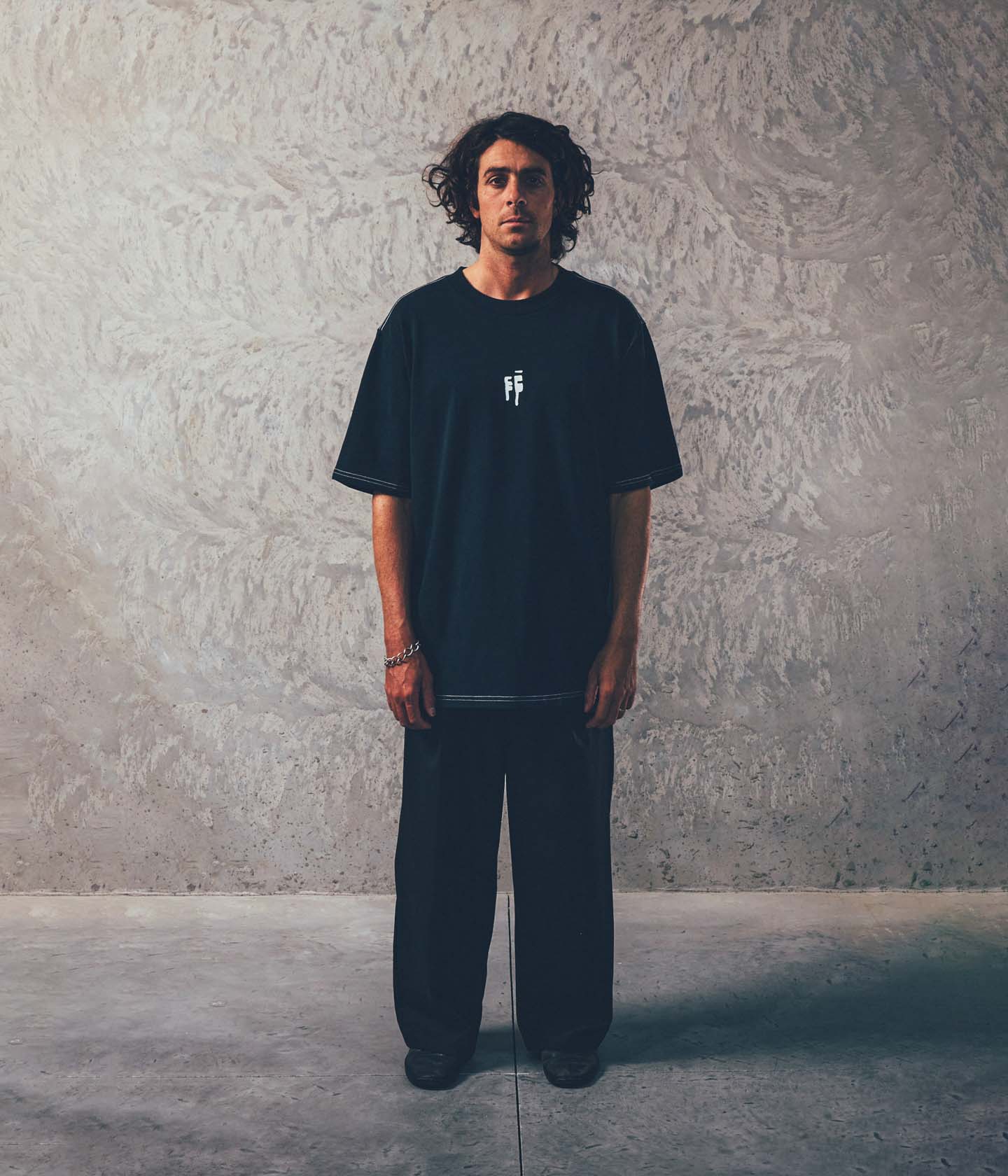 SKEWER OVERSIZED T-SHIRT // BLACK