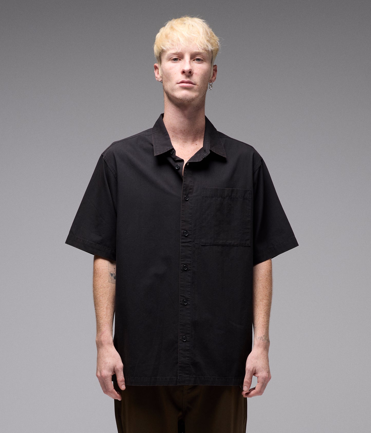 VIVIAN SHUNNING SS SHIRT // WASHED BLACK