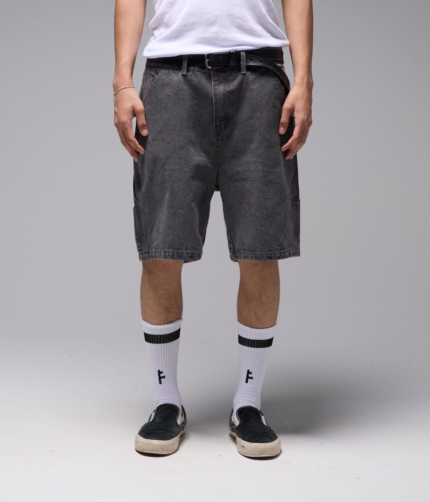 VT DISTEND  DENIM 20.5" CARPENTER SHORT // WASHED GREY