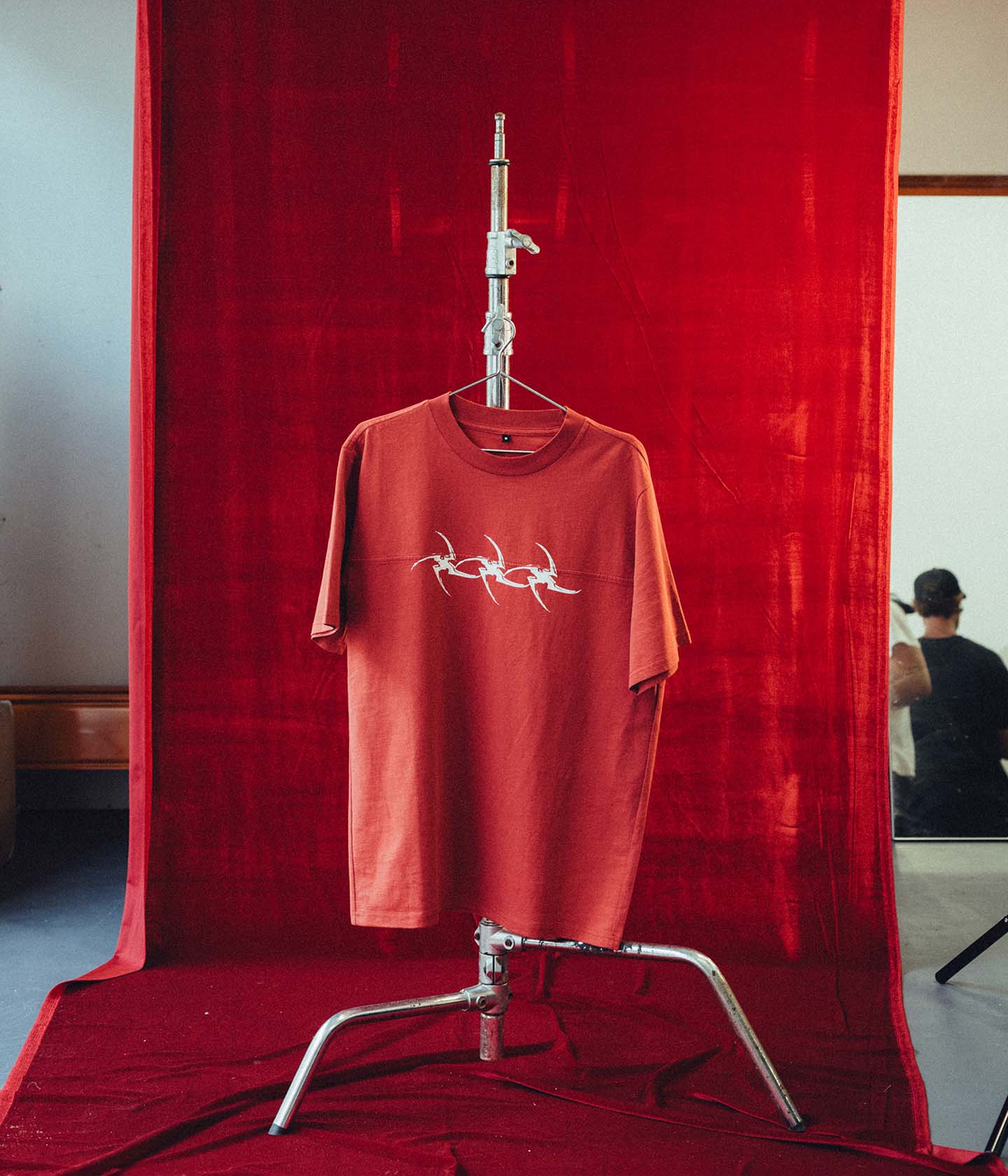 COMBAT STAR OVERSIZED T-SHIRT // WASHED RED