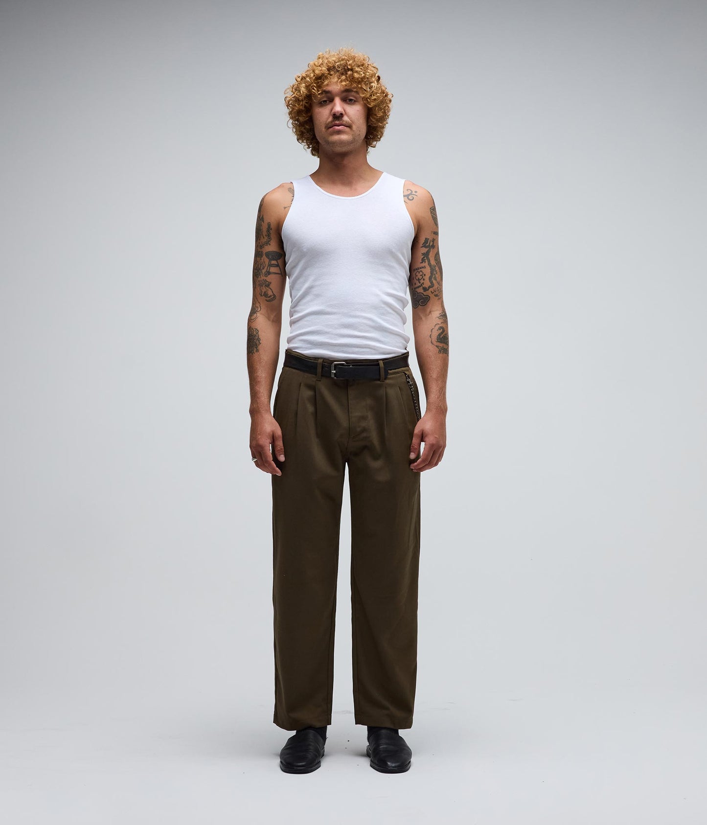 FORMER Harmony II Pant in OLIVE