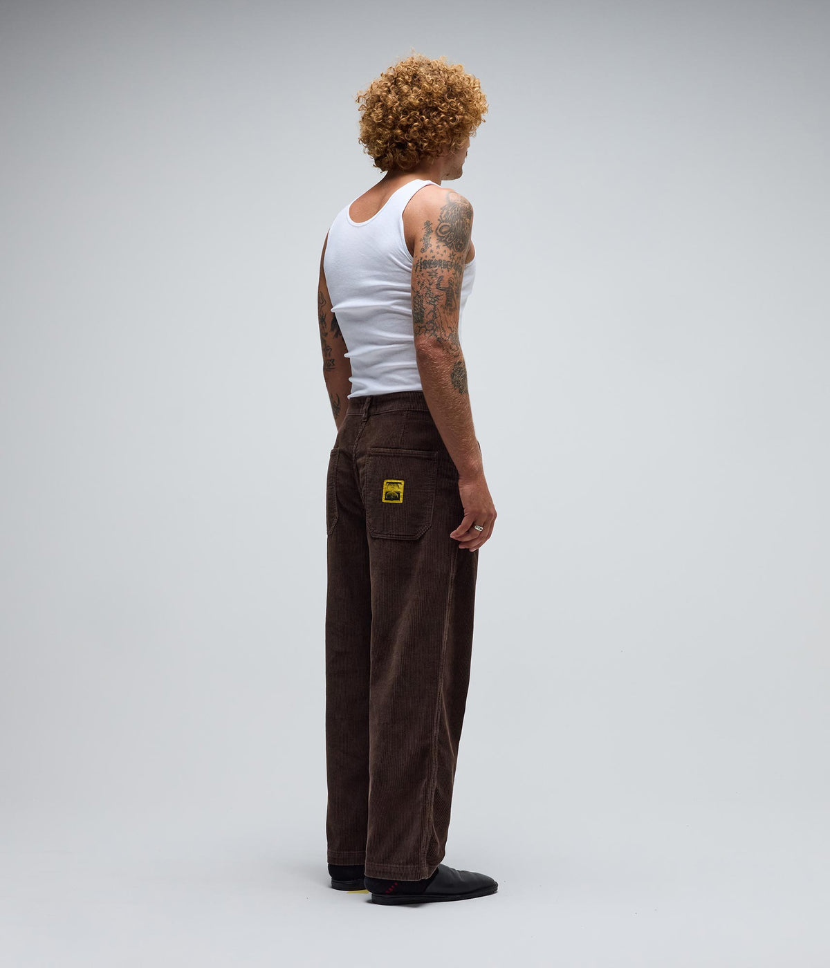 FORMER Reynolds Cord Pant in BARK
