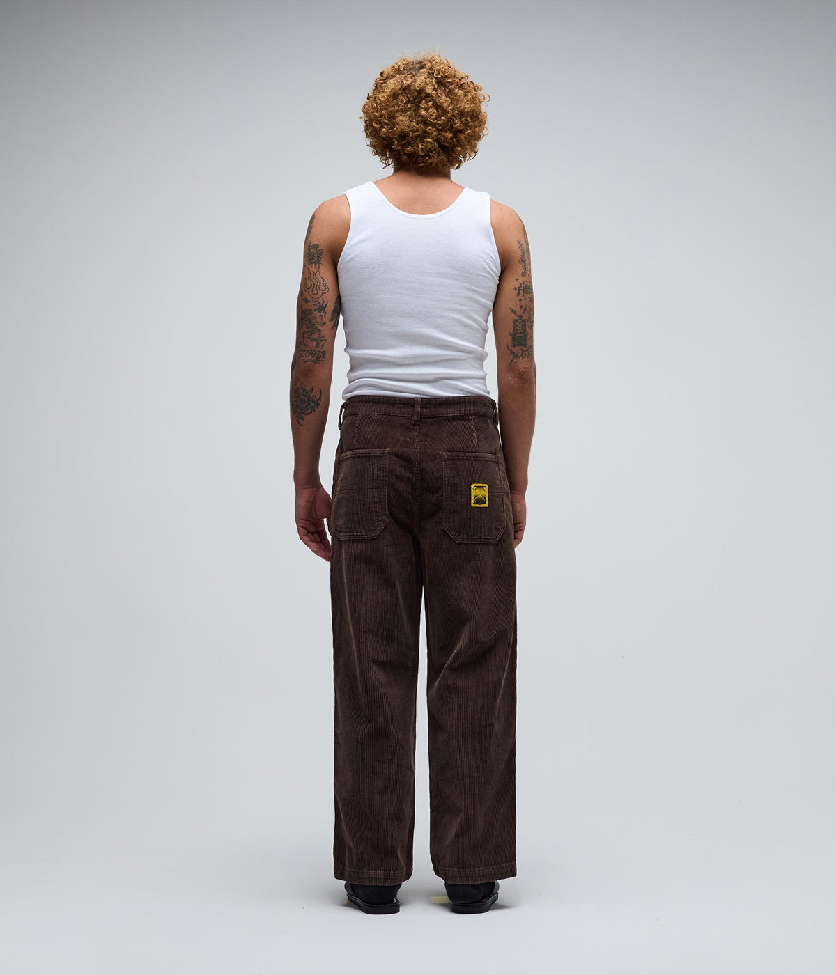 FORMER Reynolds Cord Pant in BARK
