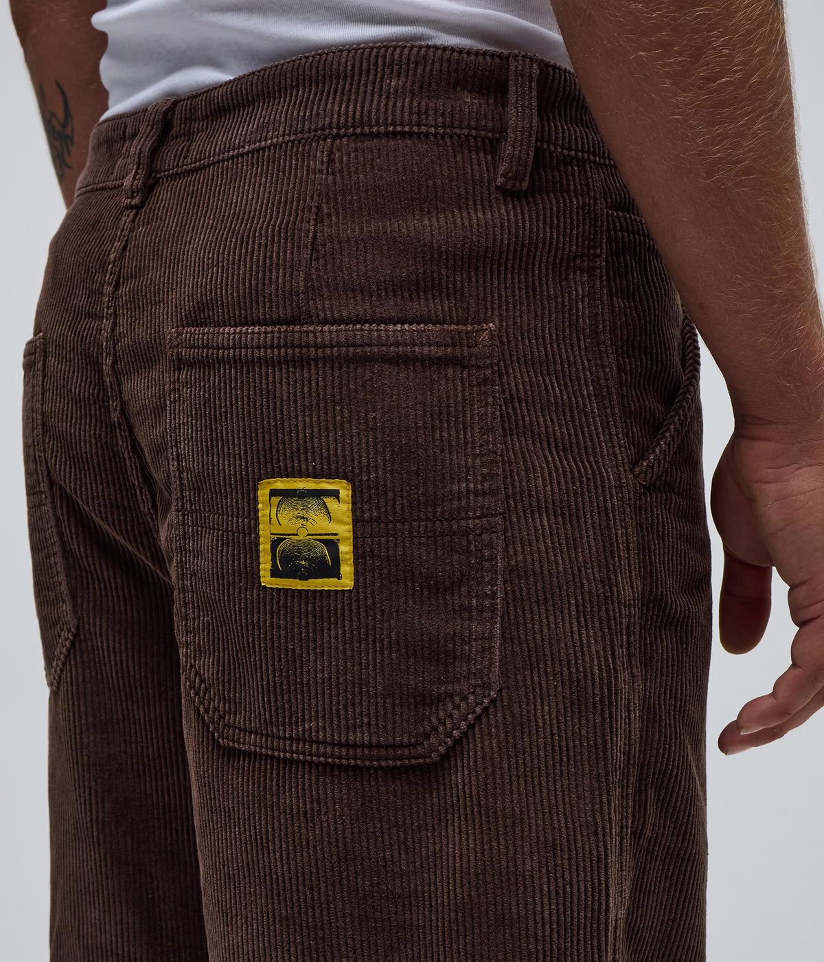 FORMER Reynolds Cord Pant in BARK