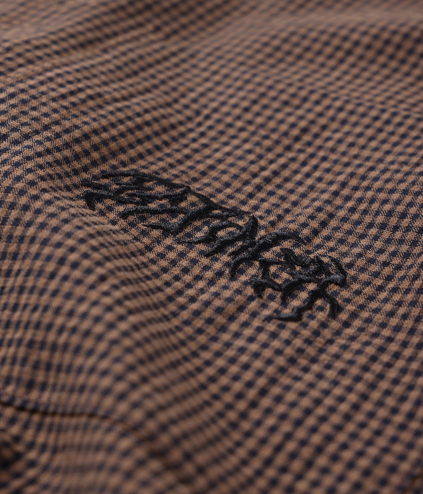 FORMER Vivian Check SS Shirt in BROWN