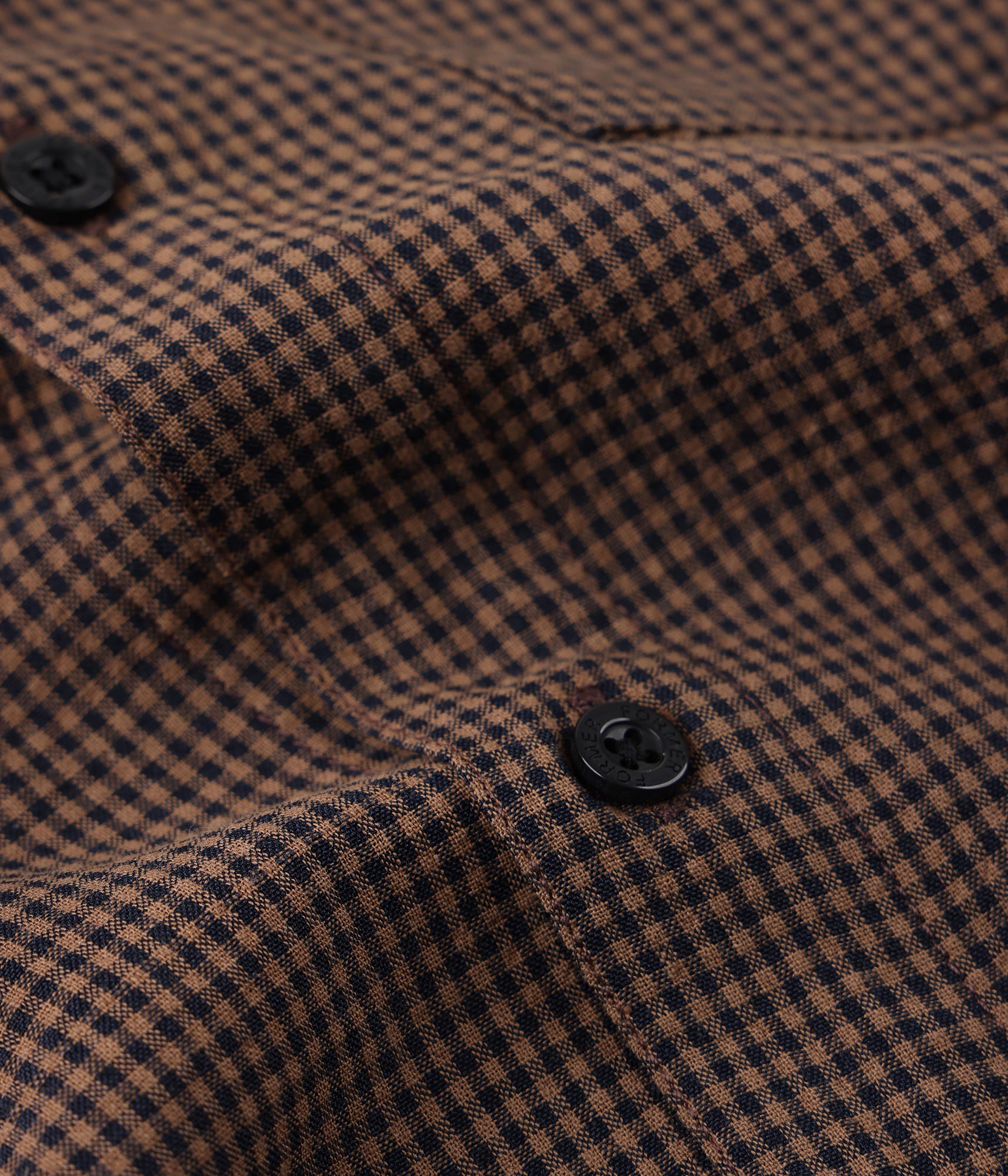 FORMER Vivian Check SS Shirt in BROWN