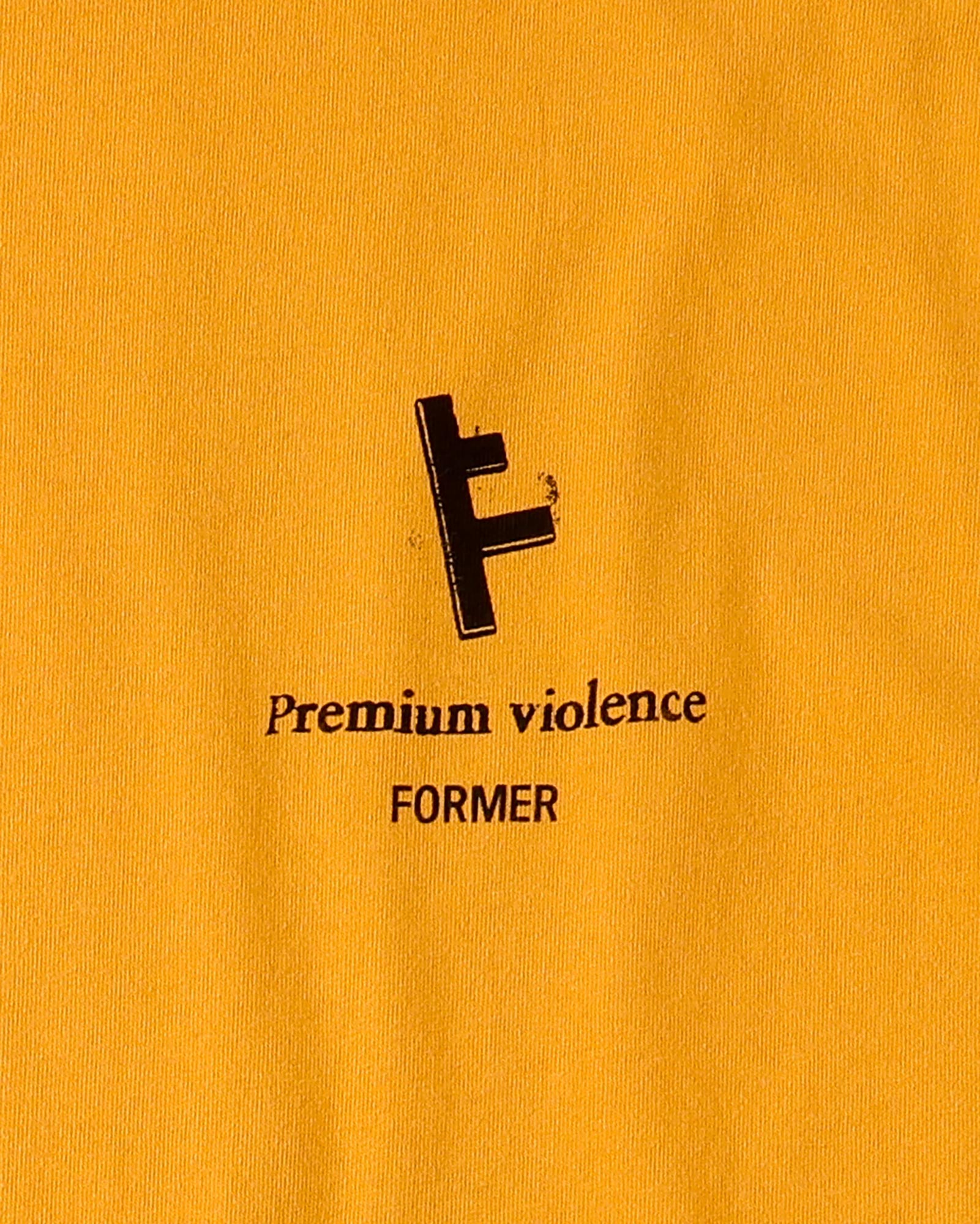 FORMER Kiddo T-shirt in MERCH GOLD - Destroyed By Dane Collection