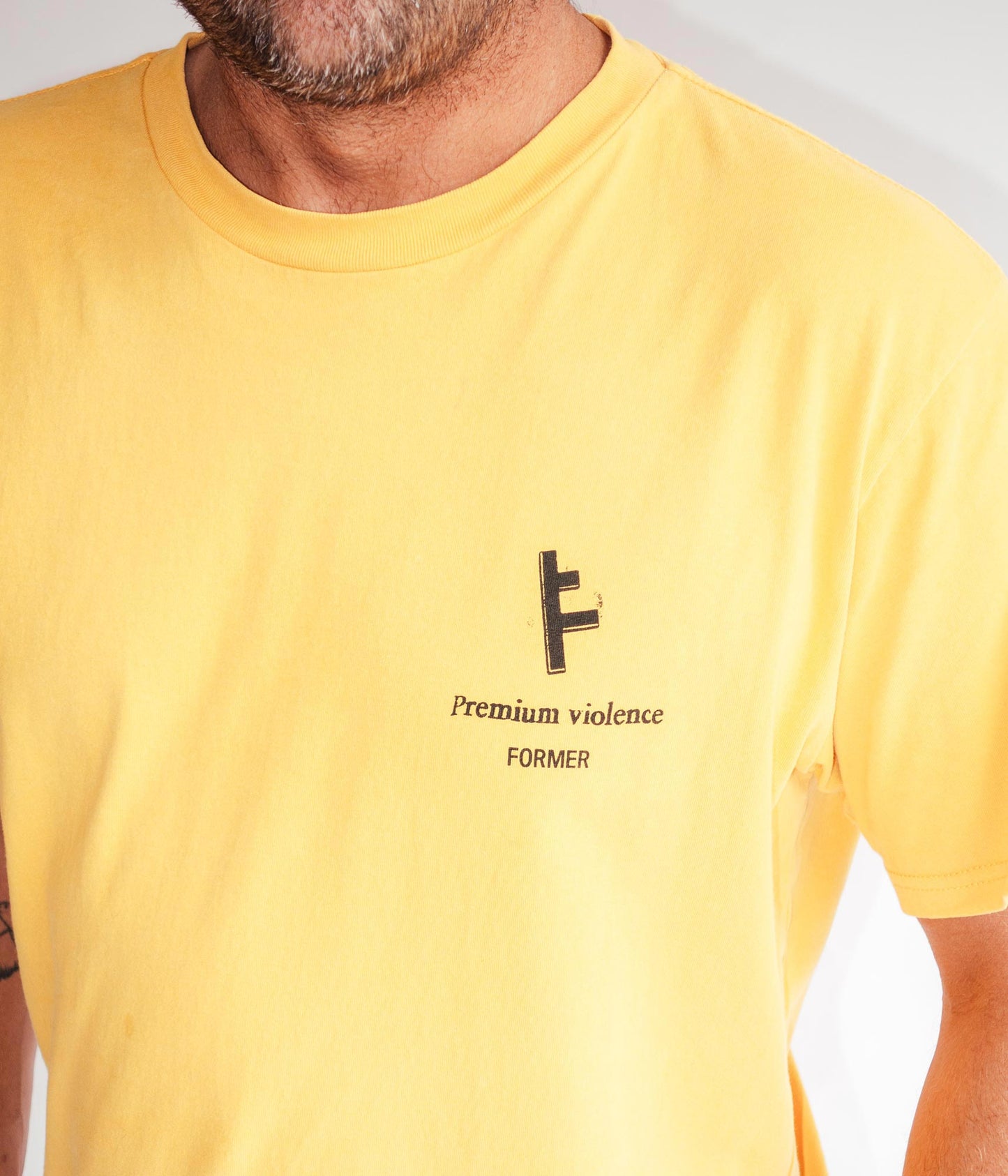 FORMER Kiddo T-shirt in MERCH GOLD - Destroyed By Dane Collection