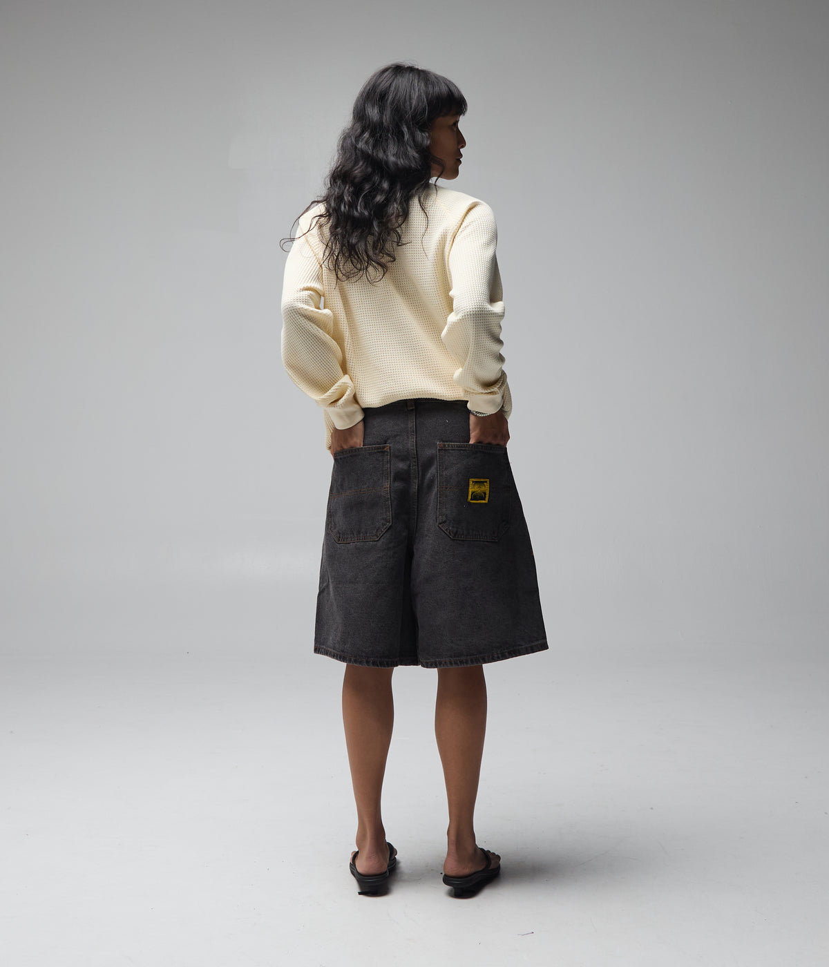 REYNOLDS 21 DENIM WALKSHORT // WASHED BLACK