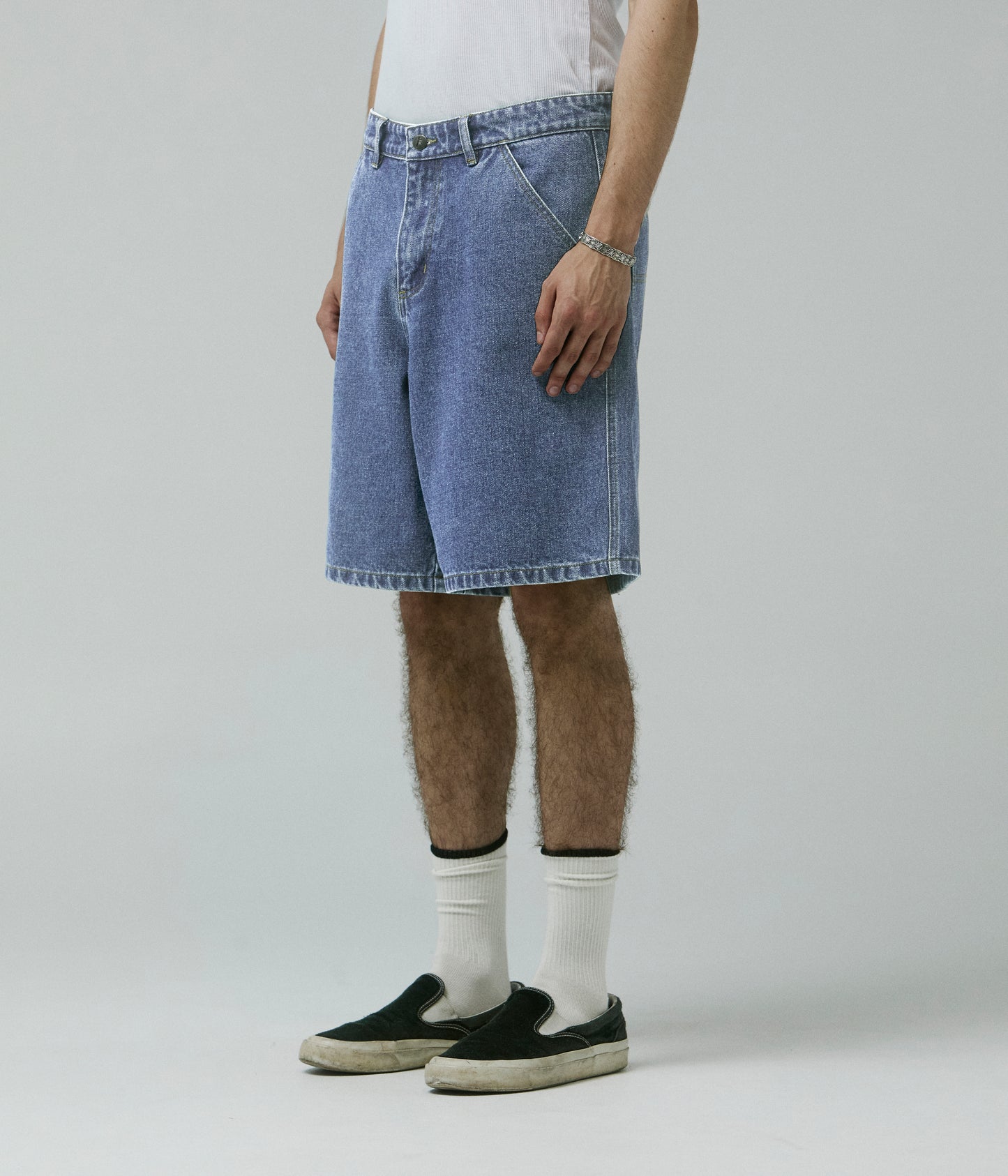 REYNOLDS 21" DENIM WALKSHORT // MID BLUE